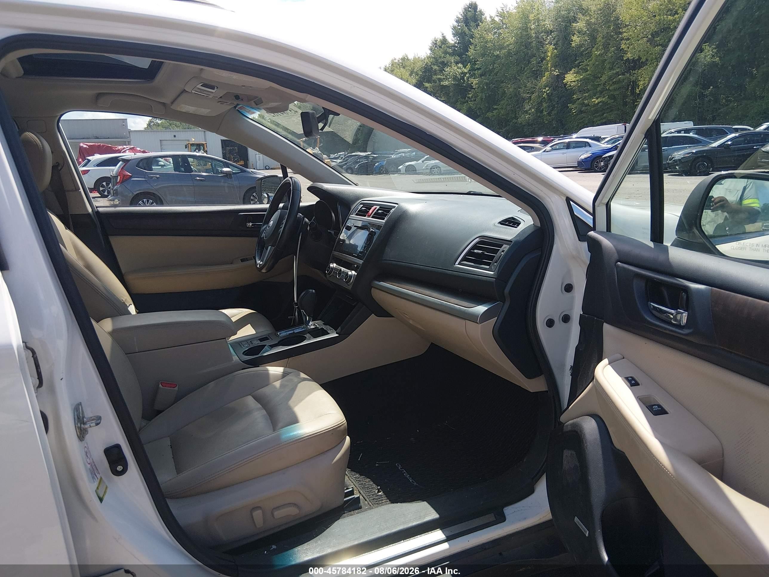 2015 Subaru Outback 2.5i Limited Silver vin: 4S4BSANC9F3268625
