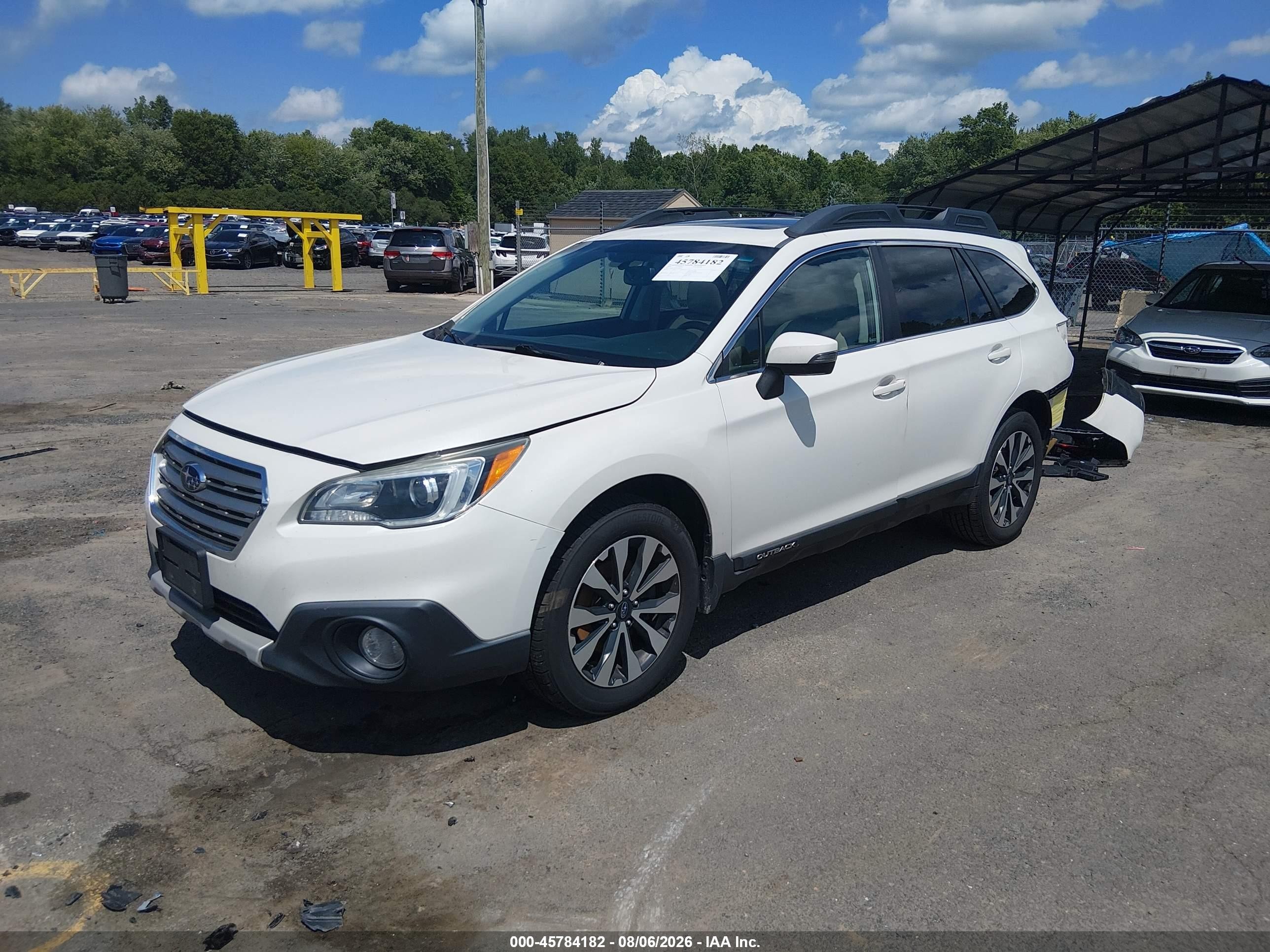 2015 Subaru Outback 2.5i Limited Silver vin: 4S4BSANC9F3268625