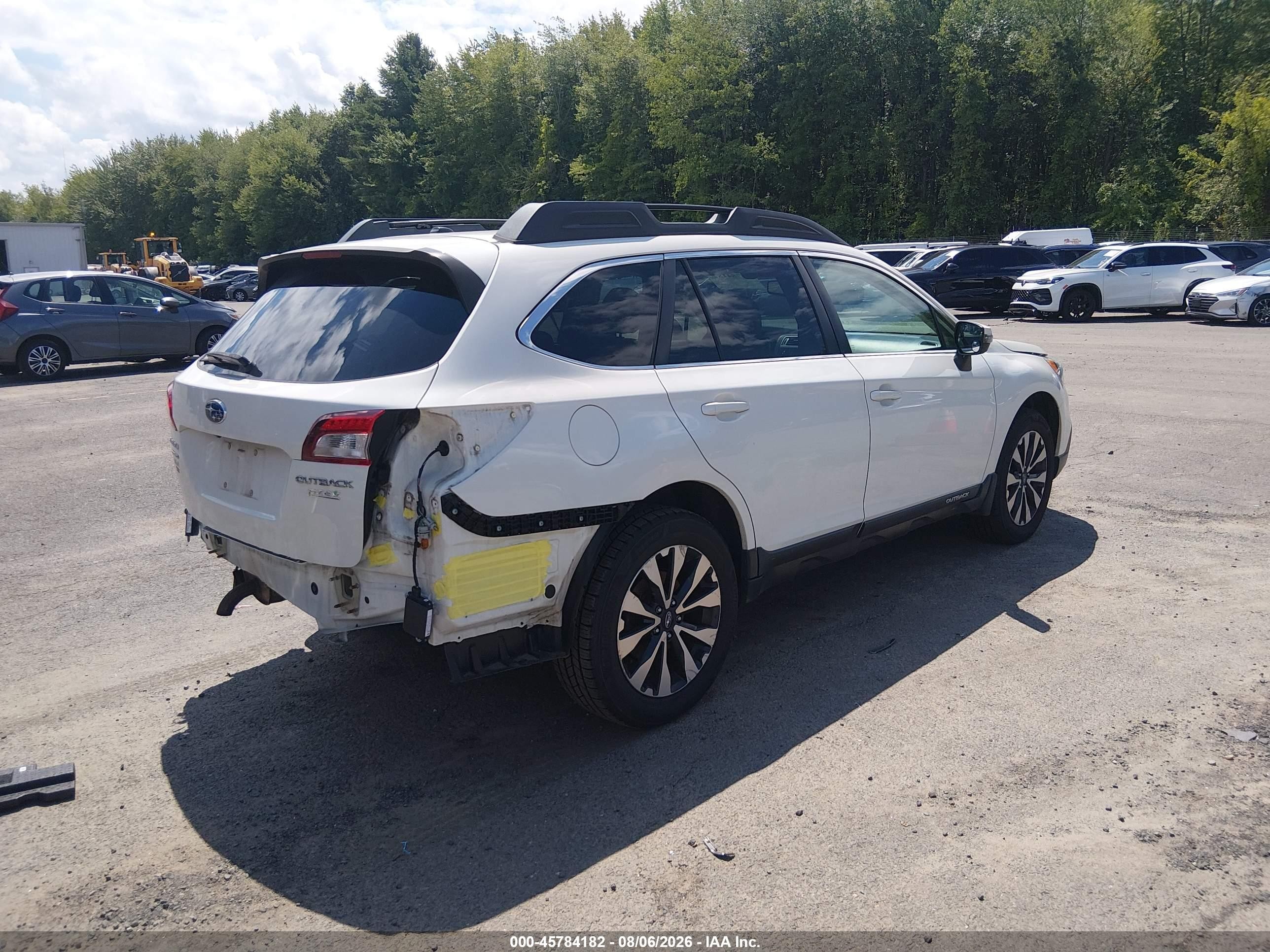 2015 Subaru Outback 2.5i Limited Silver vin: 4S4BSANC9F3268625