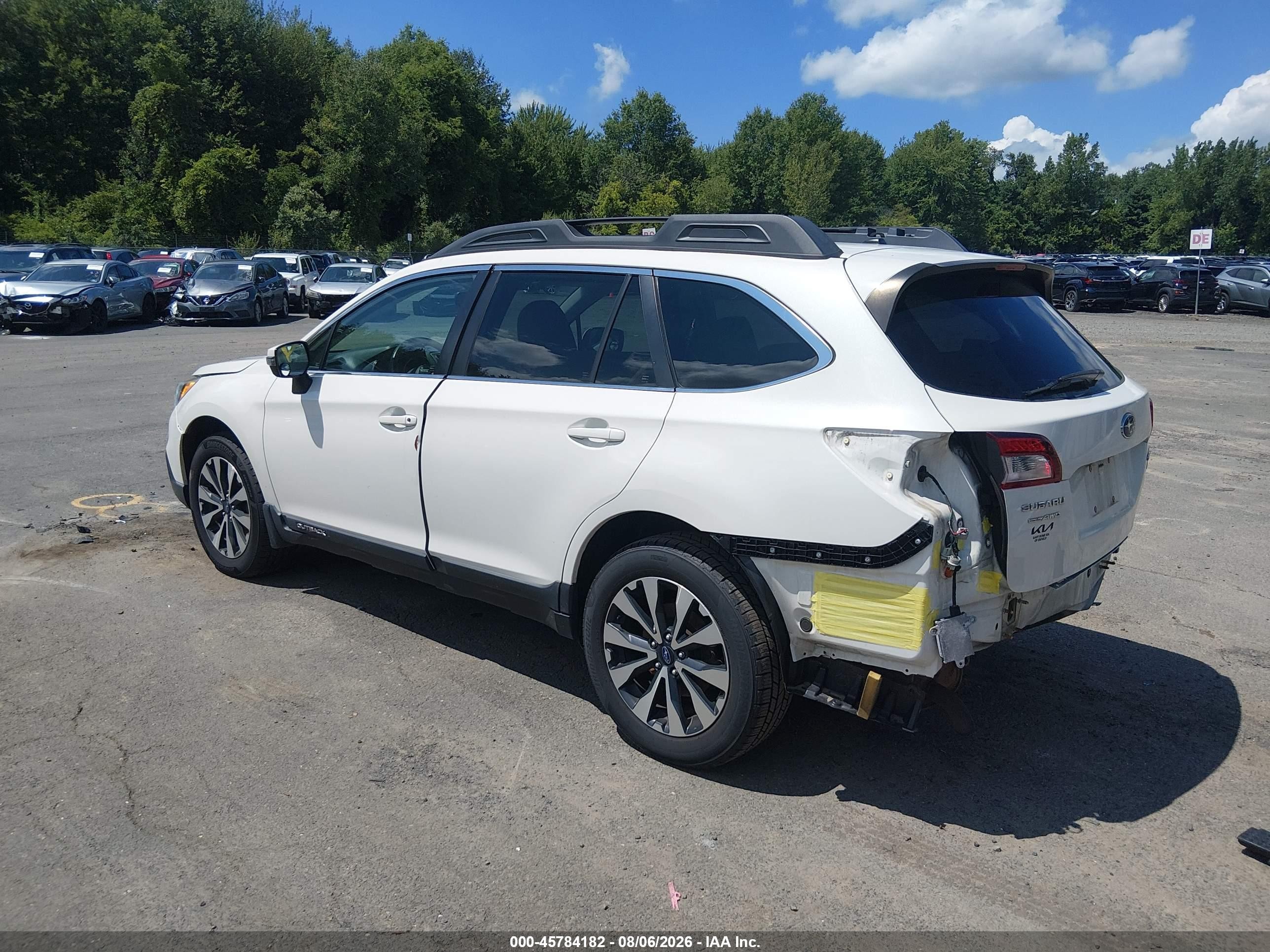 2015 Subaru Outback 2.5i Limited Silver vin: 4S4BSANC9F3268625