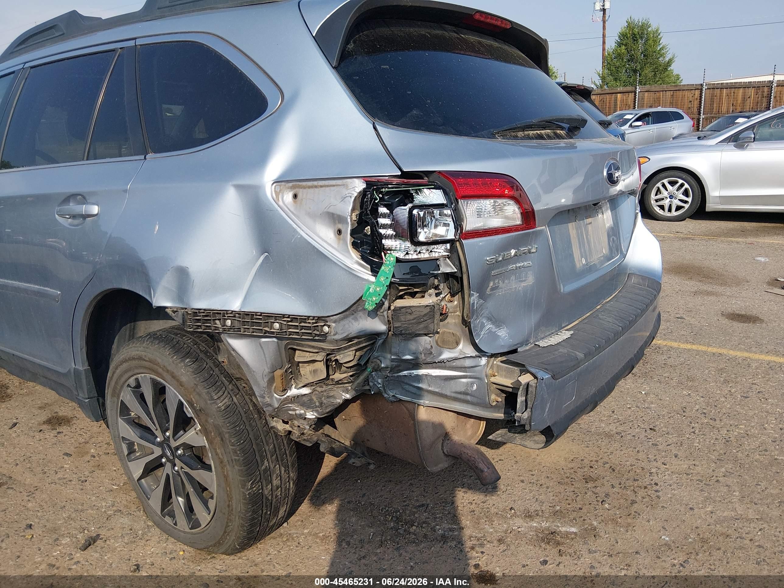 2015 Subaru Outback 2.5i Limited Серый vin: 4S4BSANC9F3307536