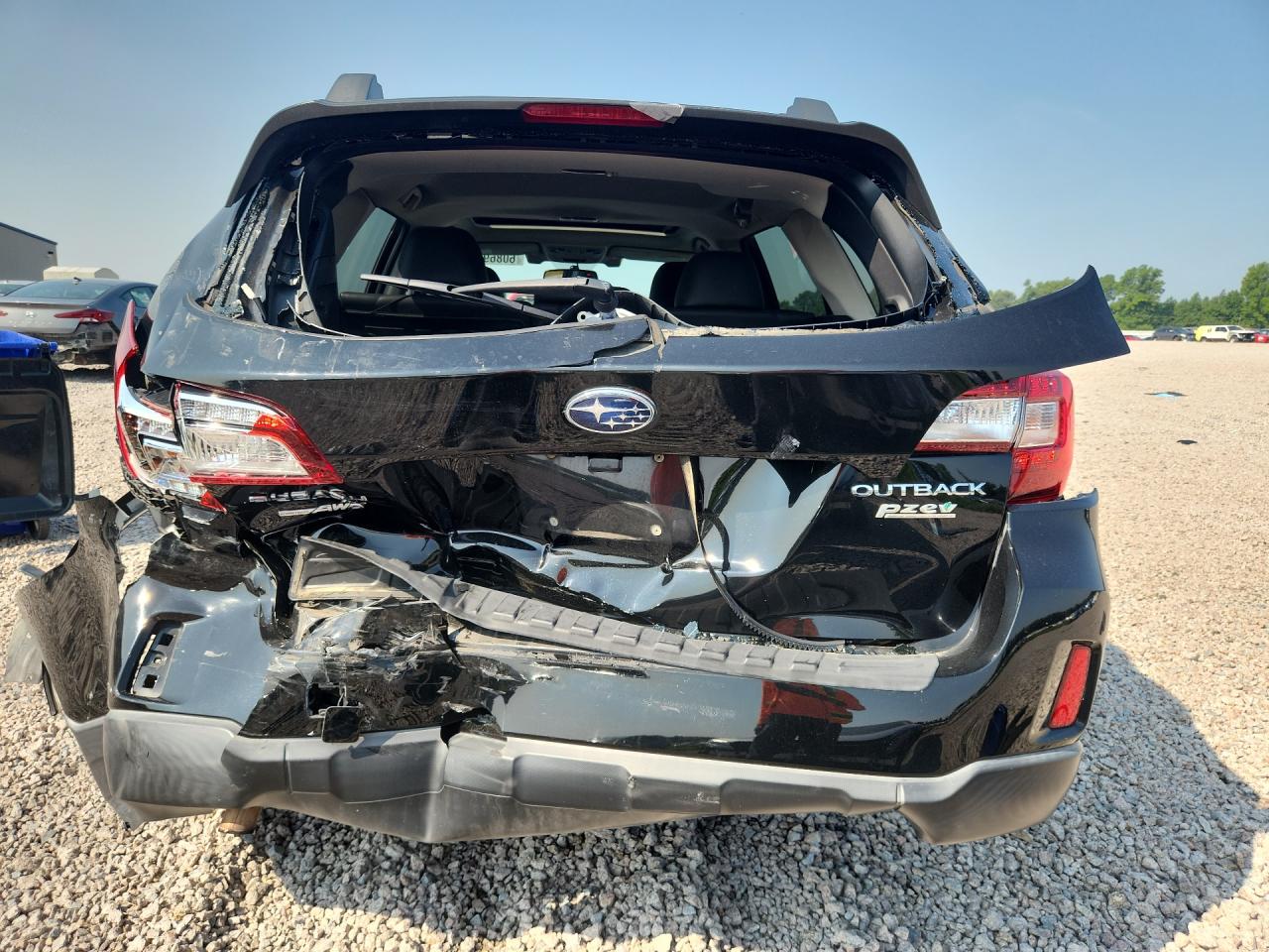 2015 Subaru Outback 2.5i Limited Черный vin: 4S4BSANC9F3308072
