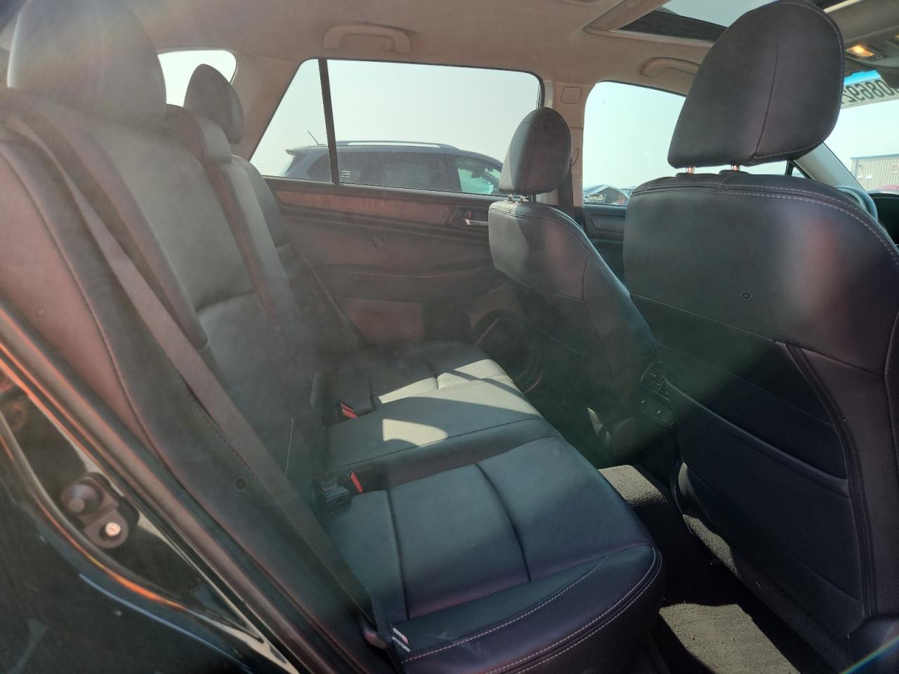 2015 Subaru Outback 2.5i Limited Черный vin: 4S4BSANC9F3308072