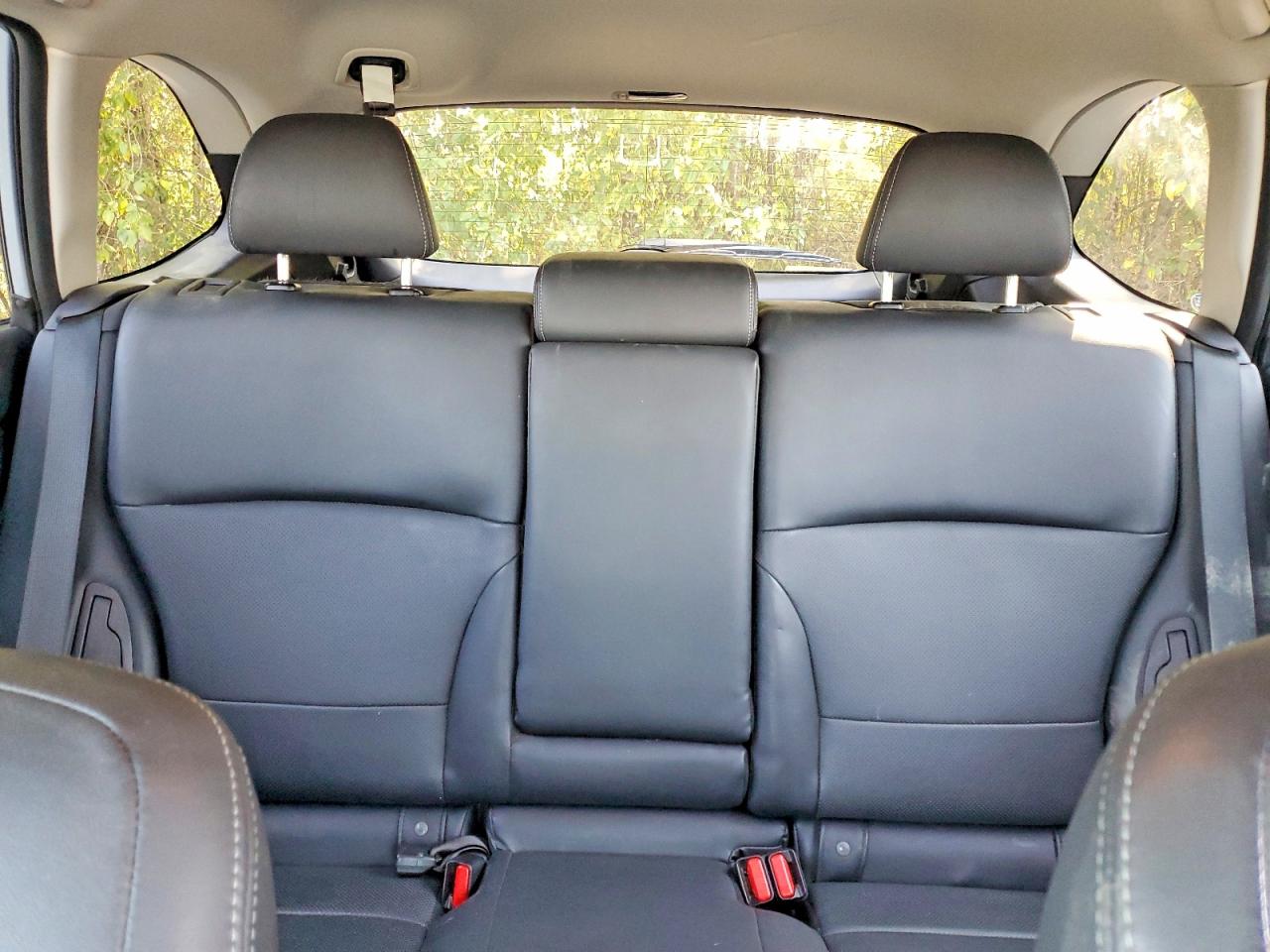 2015 Subaru Outback 2.5i Limited Silver vin: 4S4BSANC9F3313501