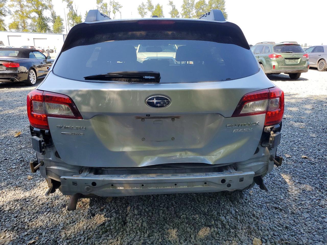2015 Subaru Outback 2.5i Limited Silver vin: 4S4BSANC9F3313501