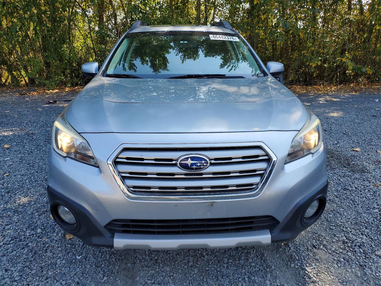 2015 Subaru Outback 2.5i Limited Silver vin: 4S4BSANC9F3313501