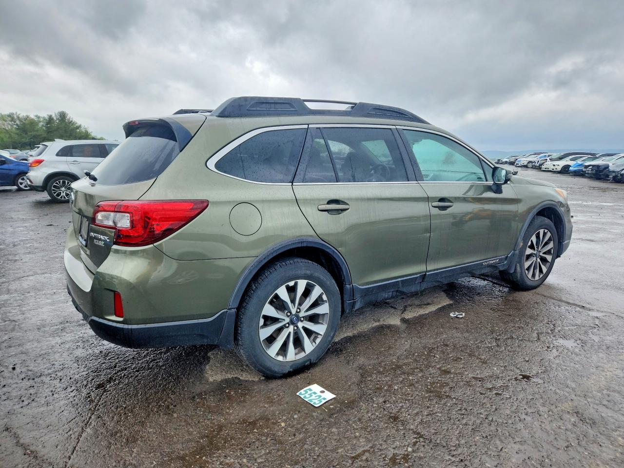 2015 Subaru Outback 2.5i Limited Зеленый vin: 4S4BSANC9F3334302