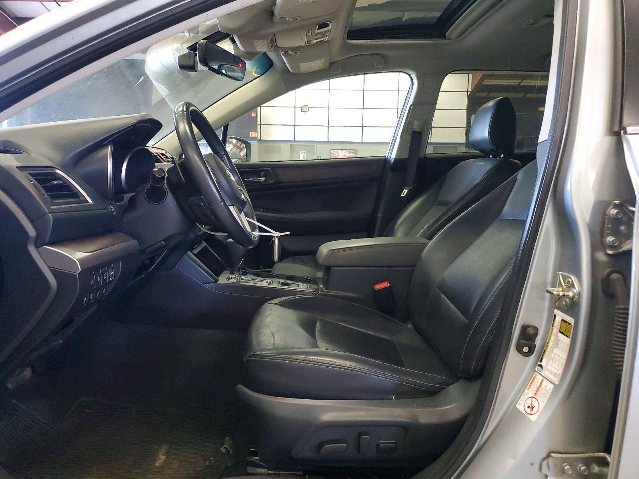 2017 Subaru Outback 2.5i Limited Серебряный vin: 4S4BSANC9H3338336