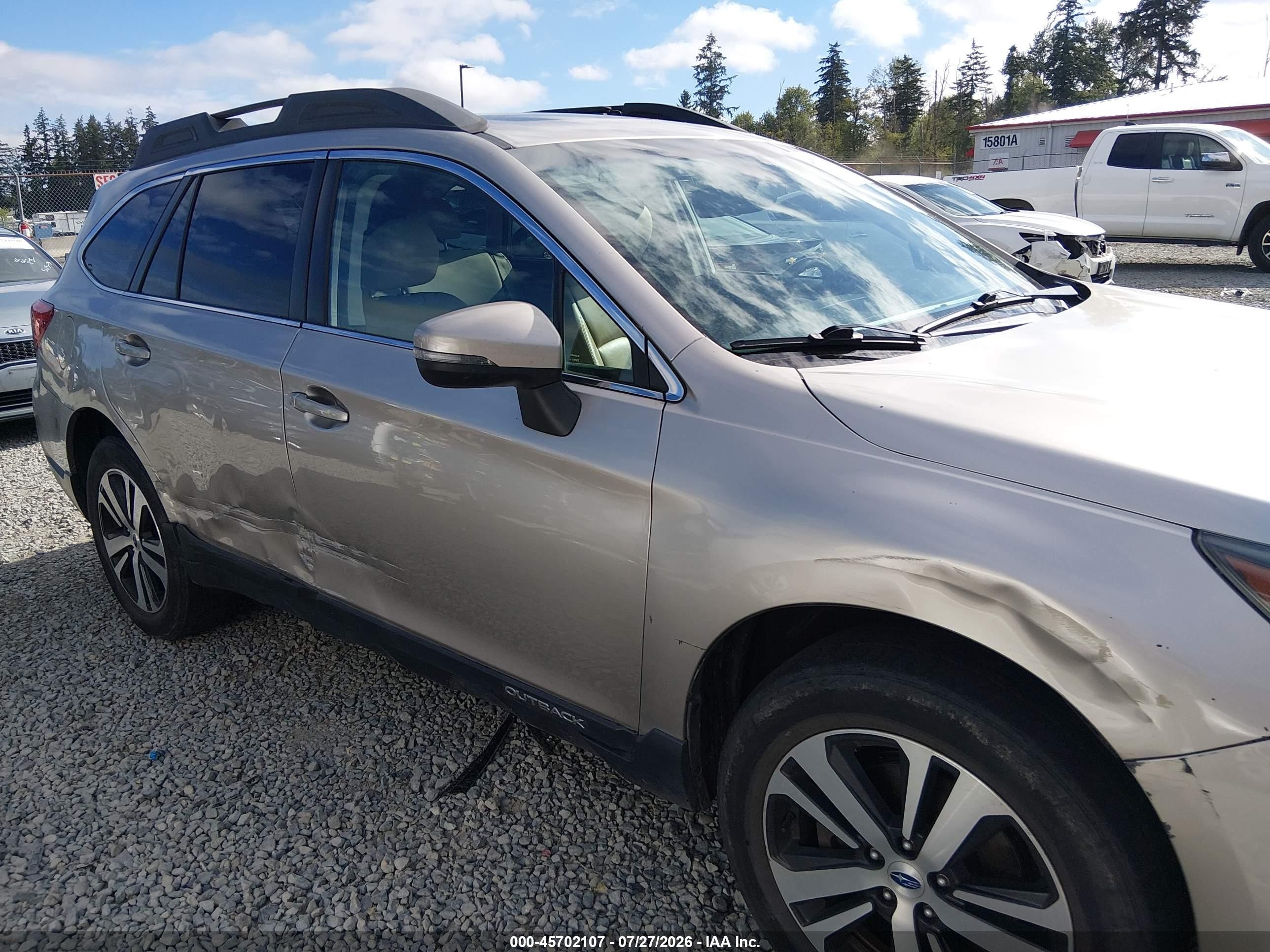 2018 Subaru Outback 2.5i Limited Gold vin: 4S4BSANC9J3270223