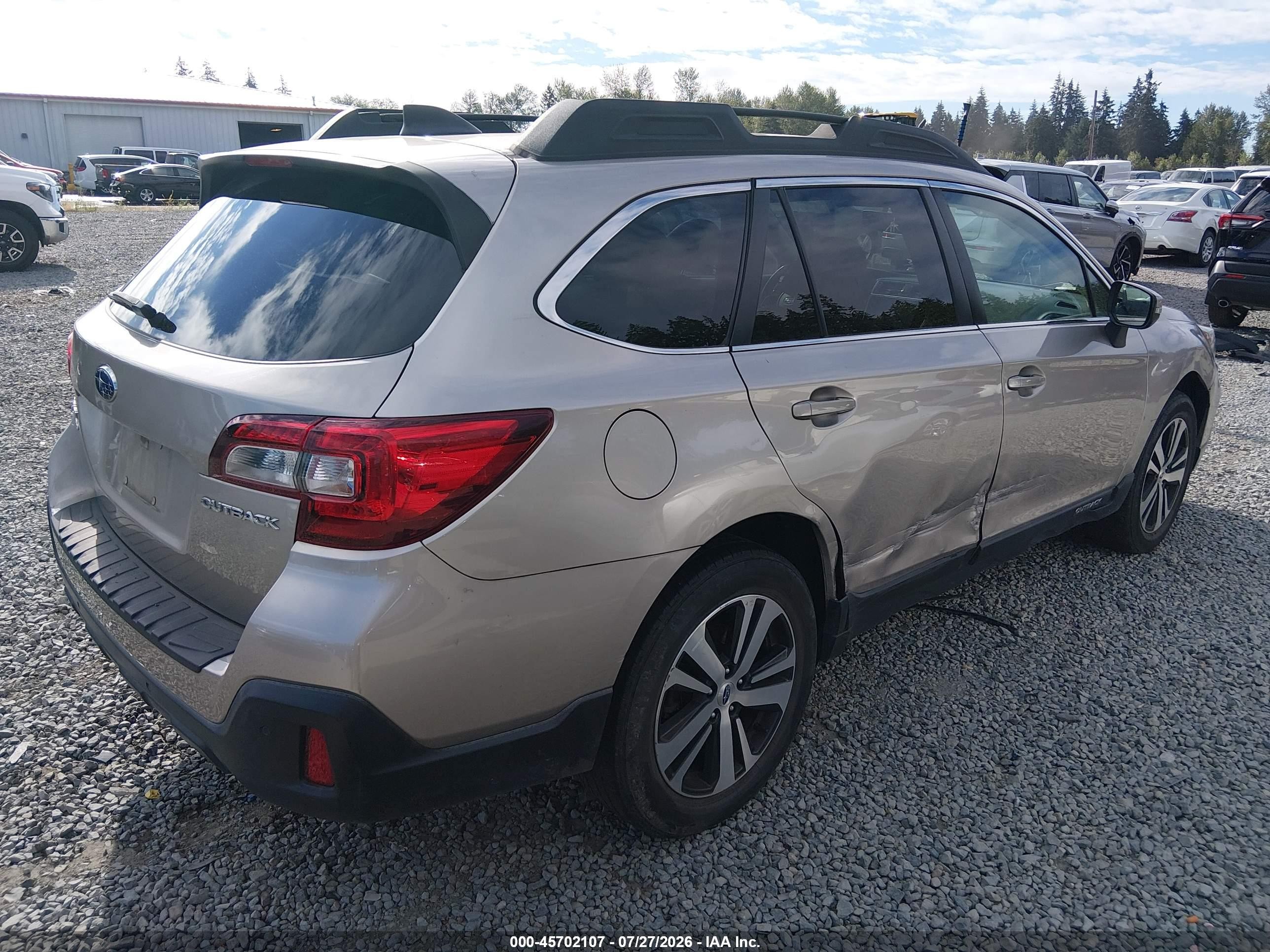 2018 Subaru Outback 2.5i Limited Gold vin: 4S4BSANC9J3270223
