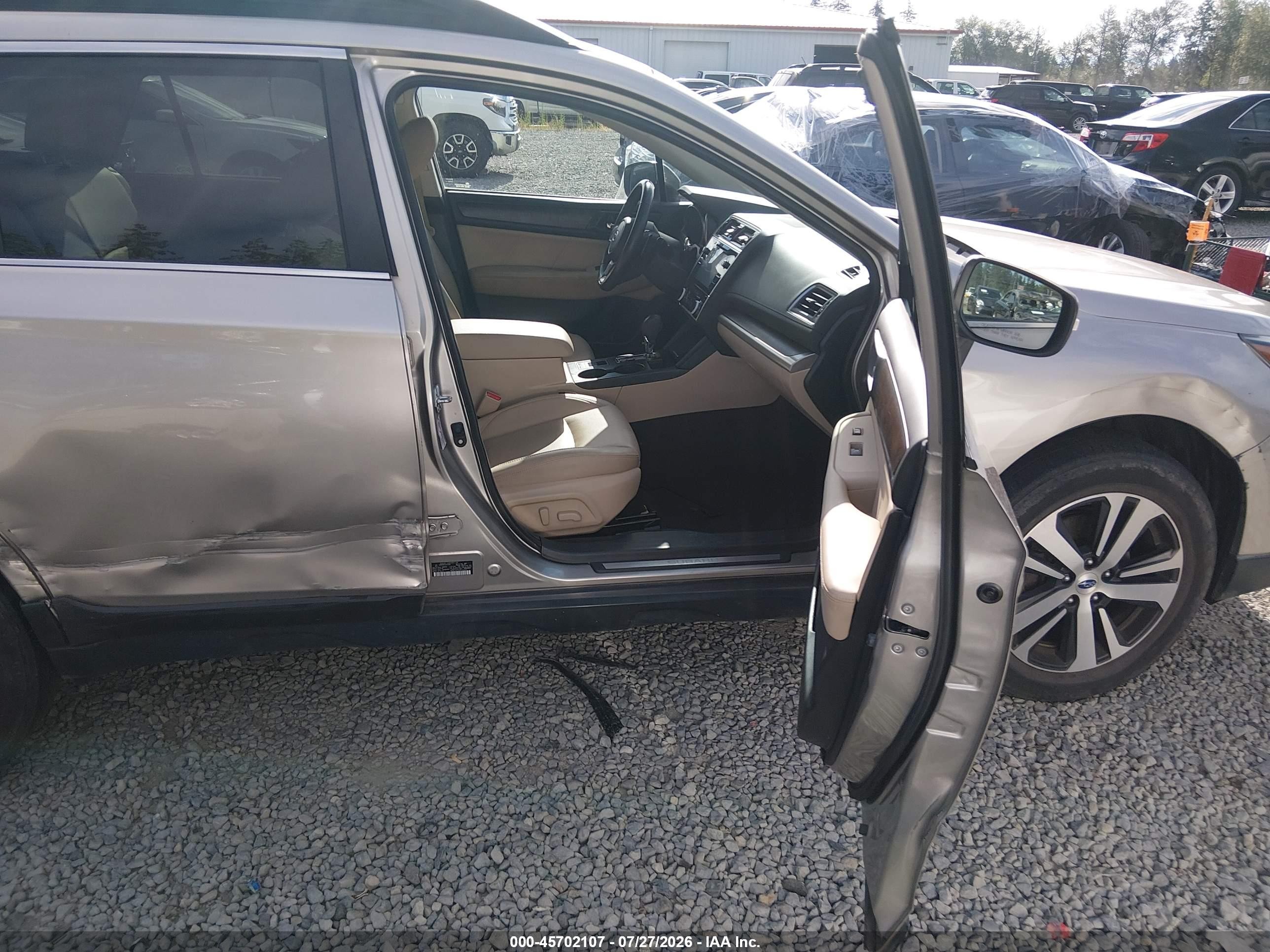 2018 Subaru Outback 2.5i Limited Gold vin: 4S4BSANC9J3270223