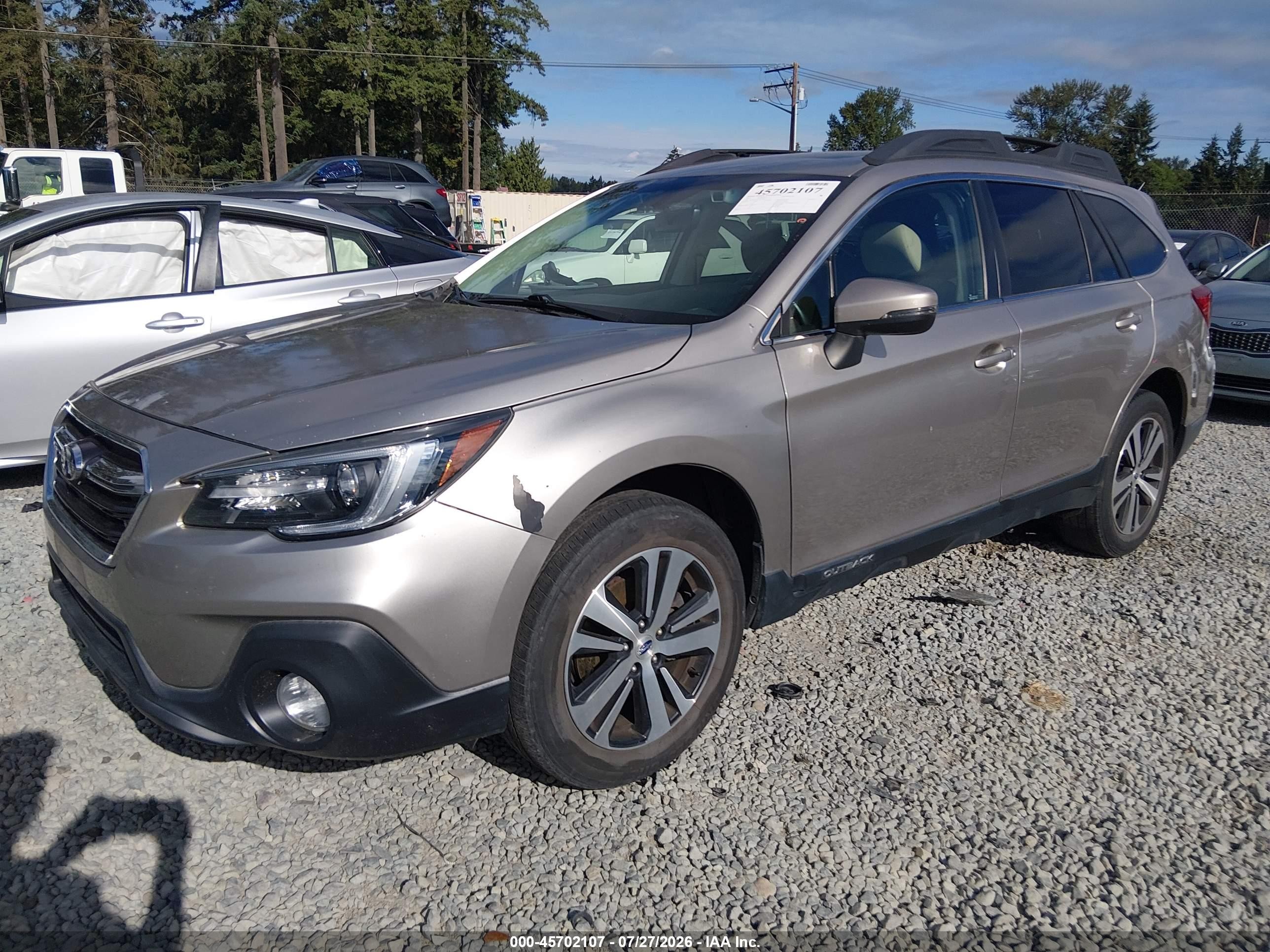 2018 Subaru Outback 2.5i Limited Gold vin: 4S4BSANC9J3270223
