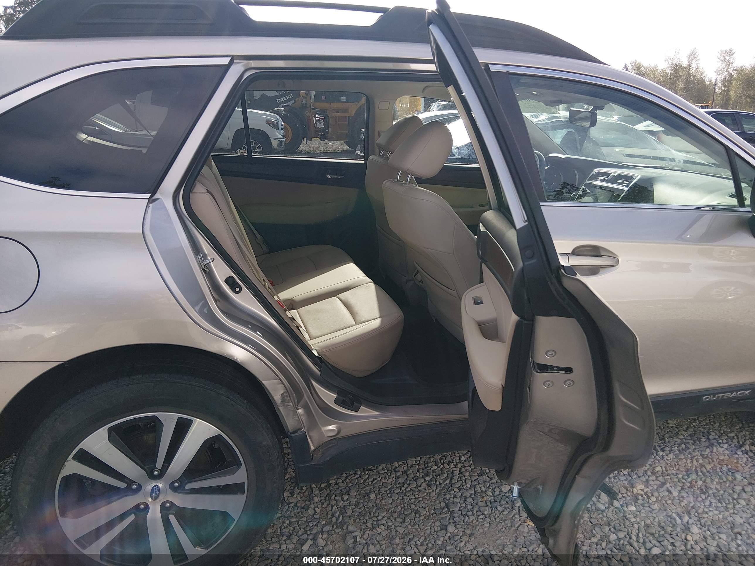 2018 Subaru Outback 2.5i Limited Gold vin: 4S4BSANC9J3270223