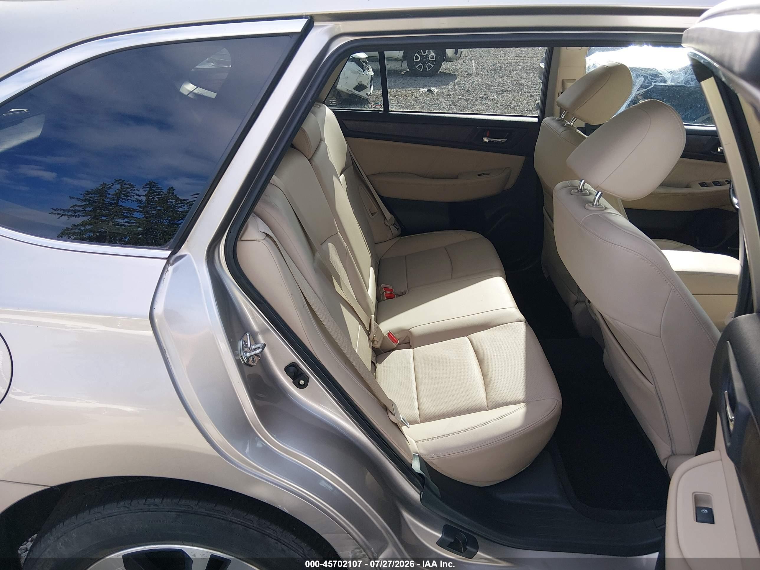 2018 Subaru Outback 2.5i Limited Gold vin: 4S4BSANC9J3270223