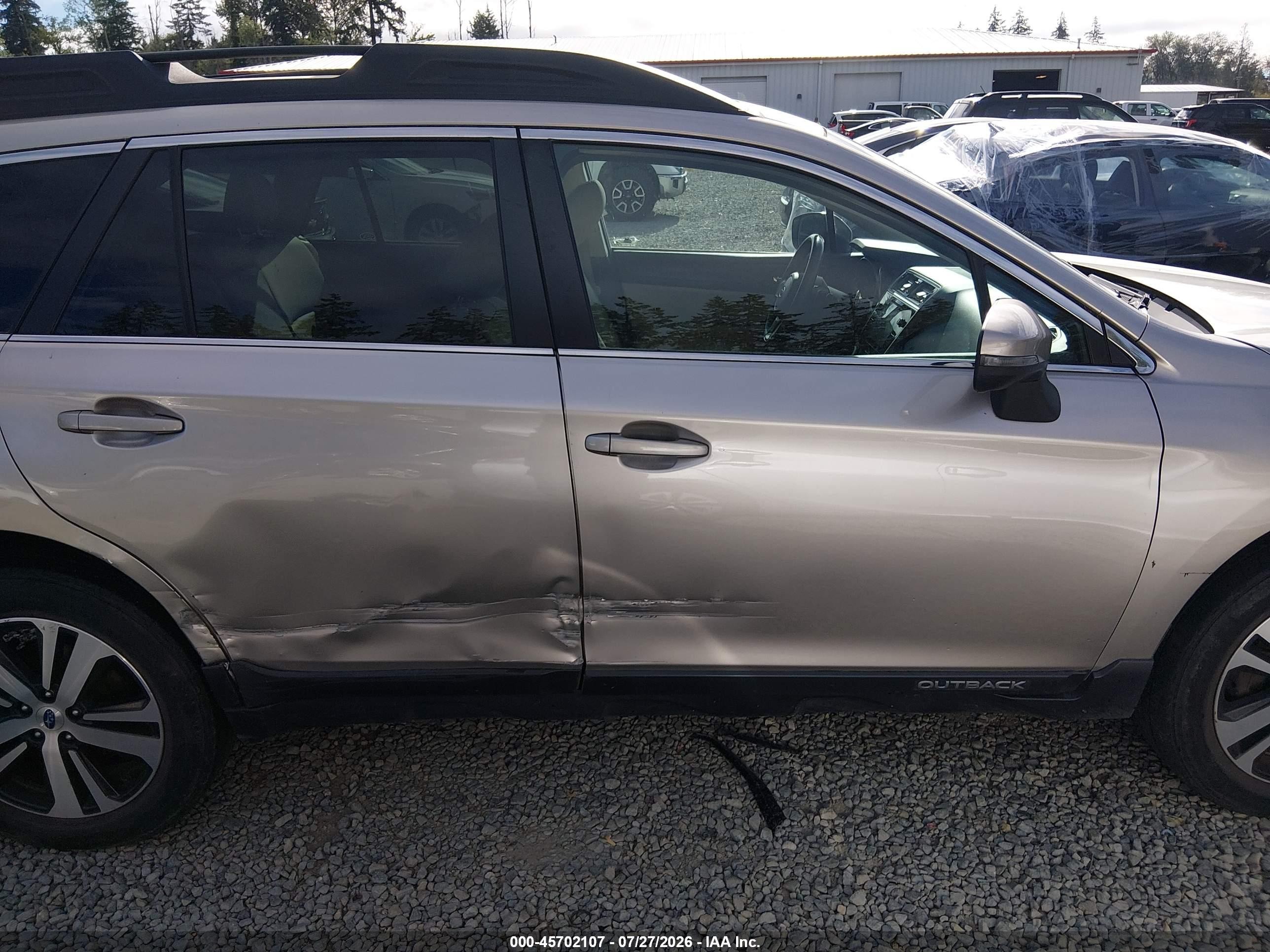 2018 Subaru Outback 2.5i Limited Gold vin: 4S4BSANC9J3270223