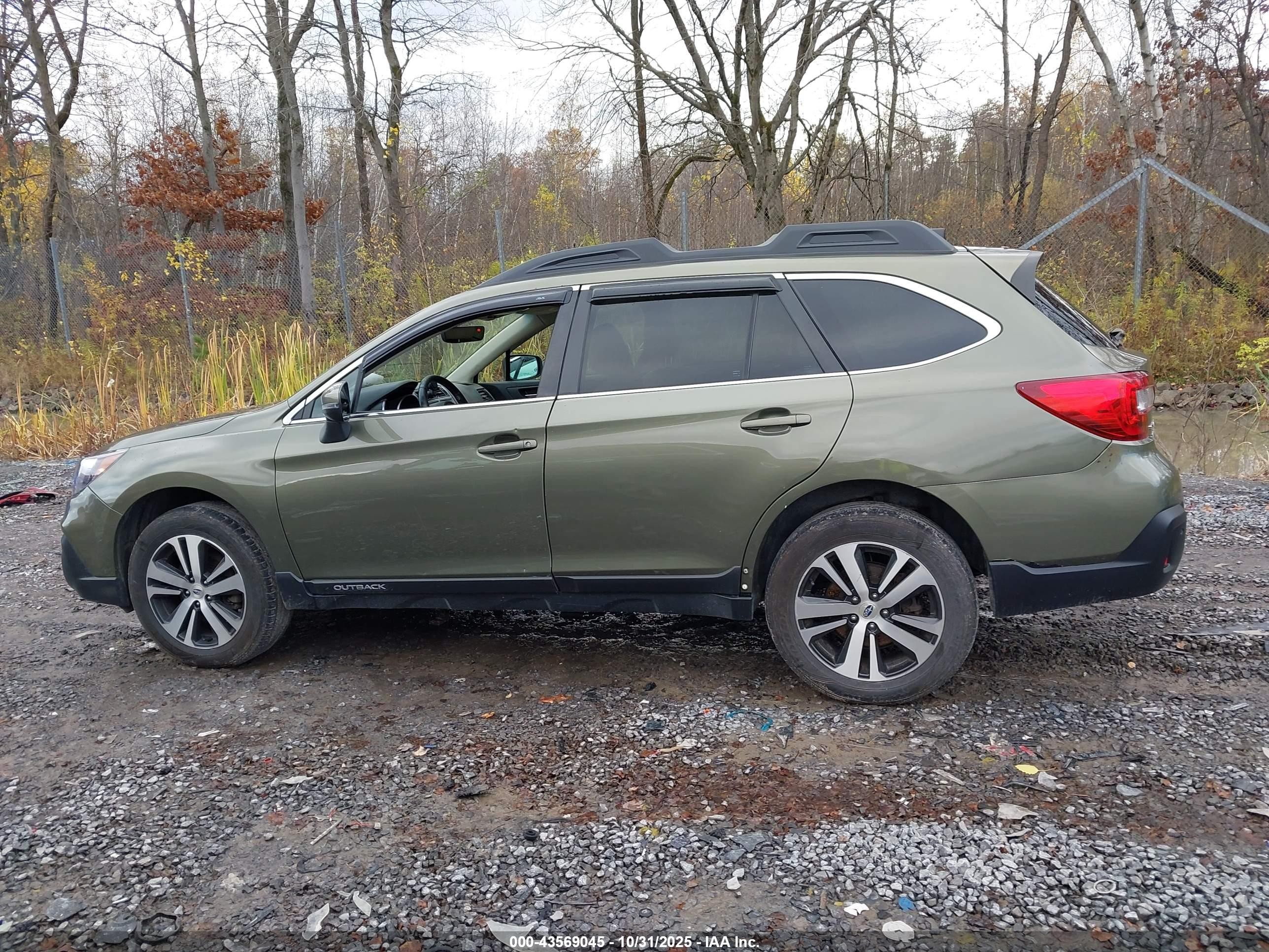 2018 Subaru Outback 2.5i Limited Green vin: 4S4BSANC9J3374999