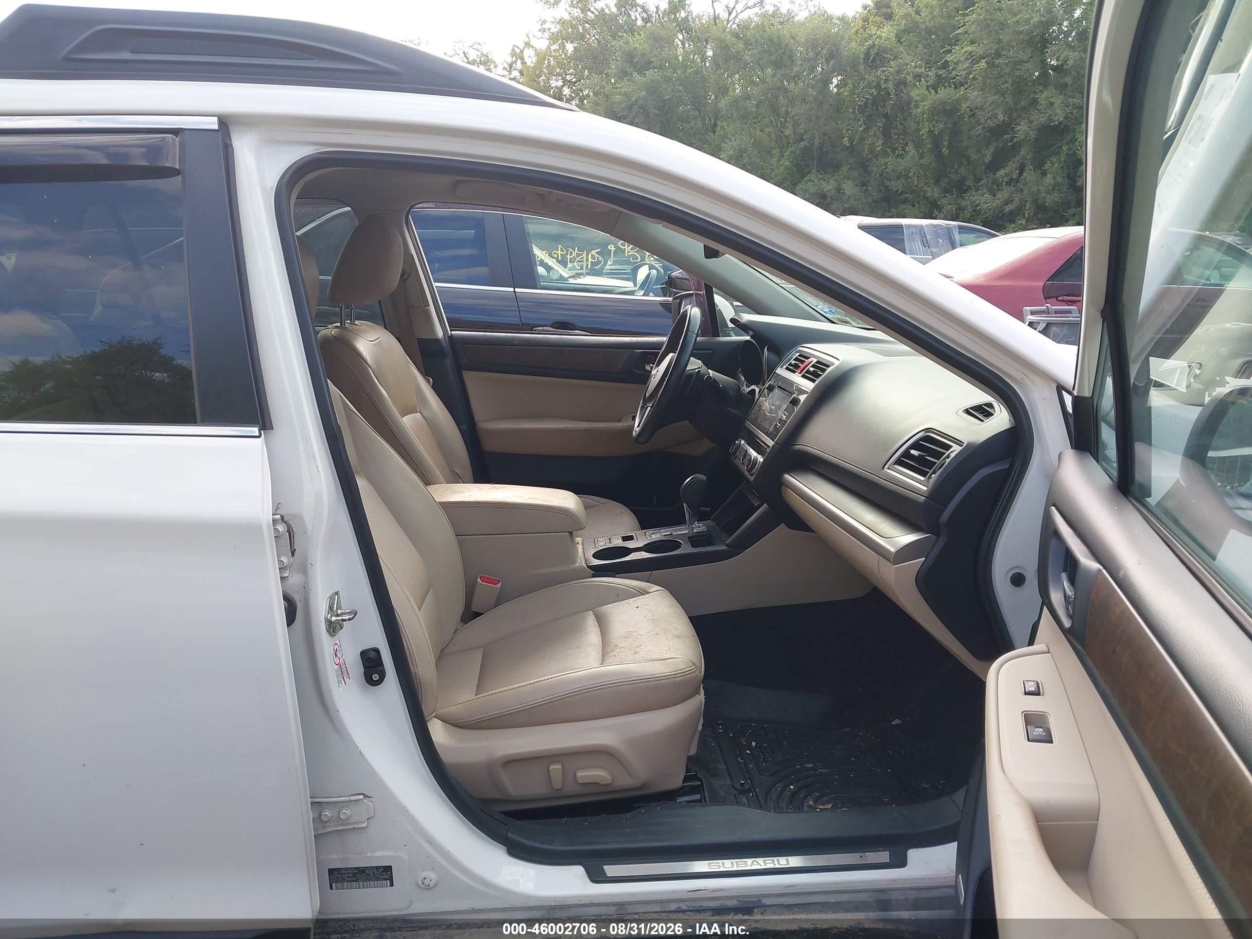 2017 Subaru Outback 2.5i Limited White vin: 4S4BSANCXH3321898