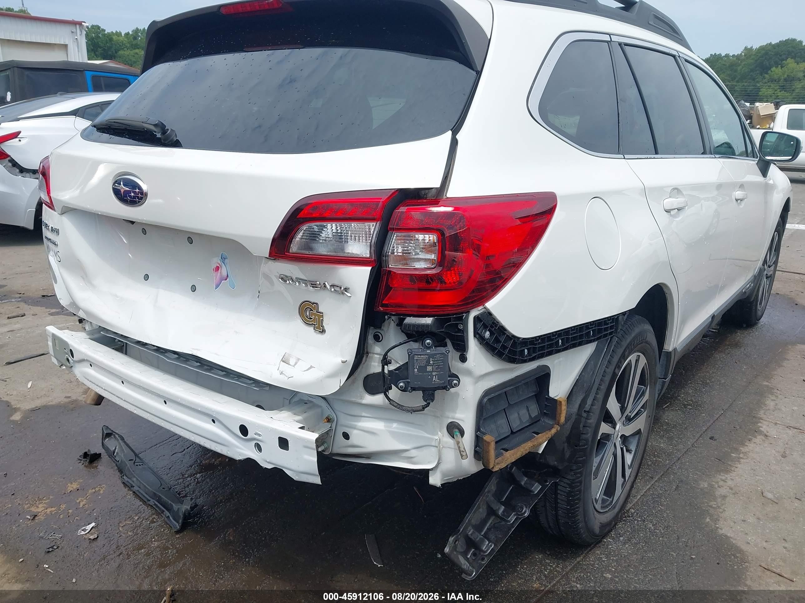 2019 Subaru Outback 2.5i Limited White vin: 4S4BSANCXK3320547