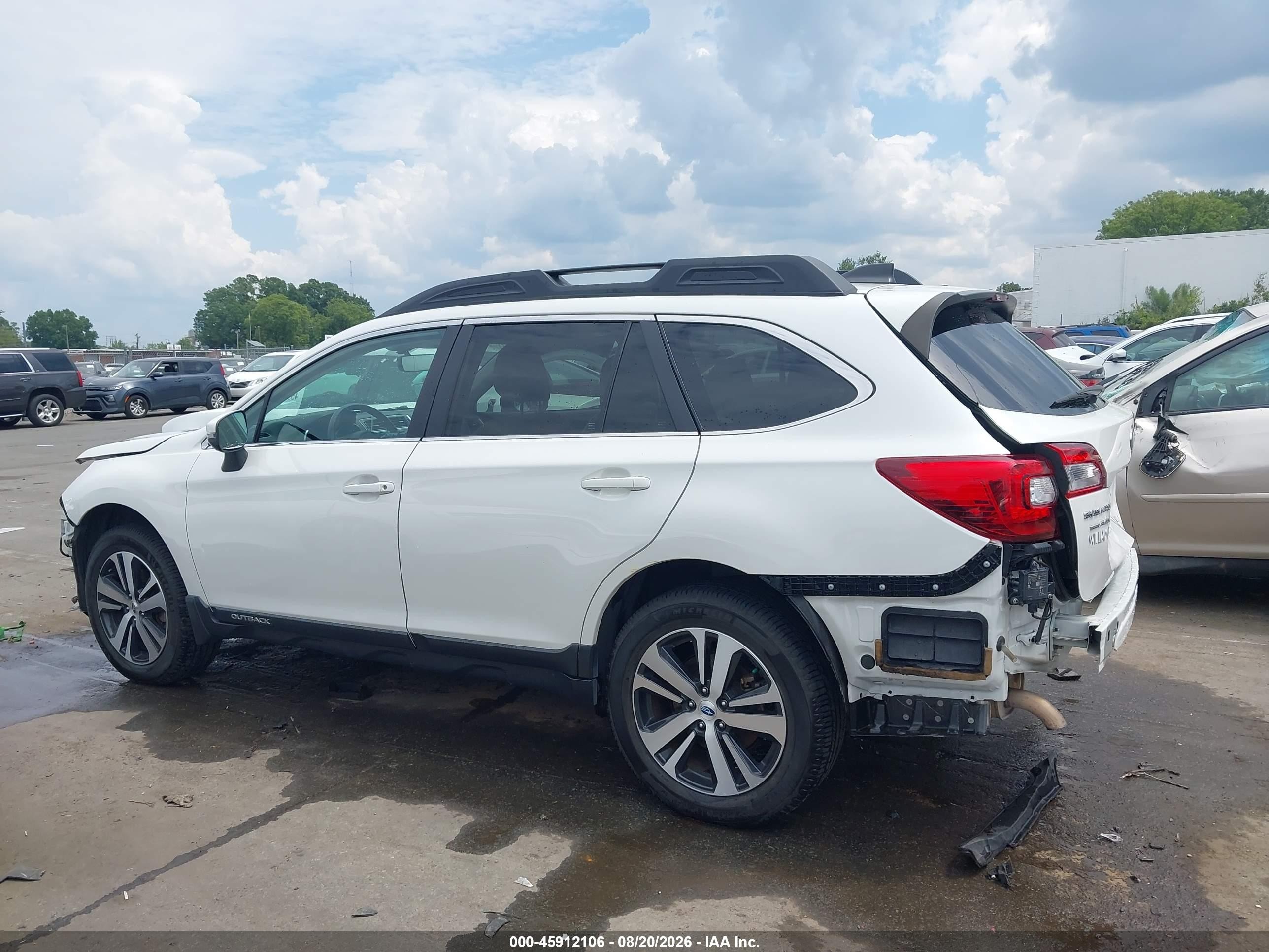 2019 Subaru Outback 2.5i Limited White vin: 4S4BSANCXK3320547