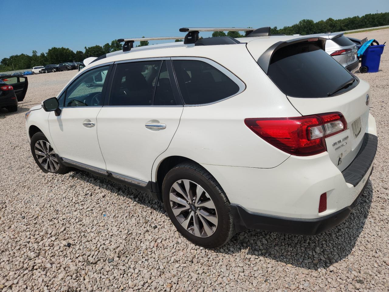 2017 Subaru Outback Touring White vin: 4S4BSATC1H3358907