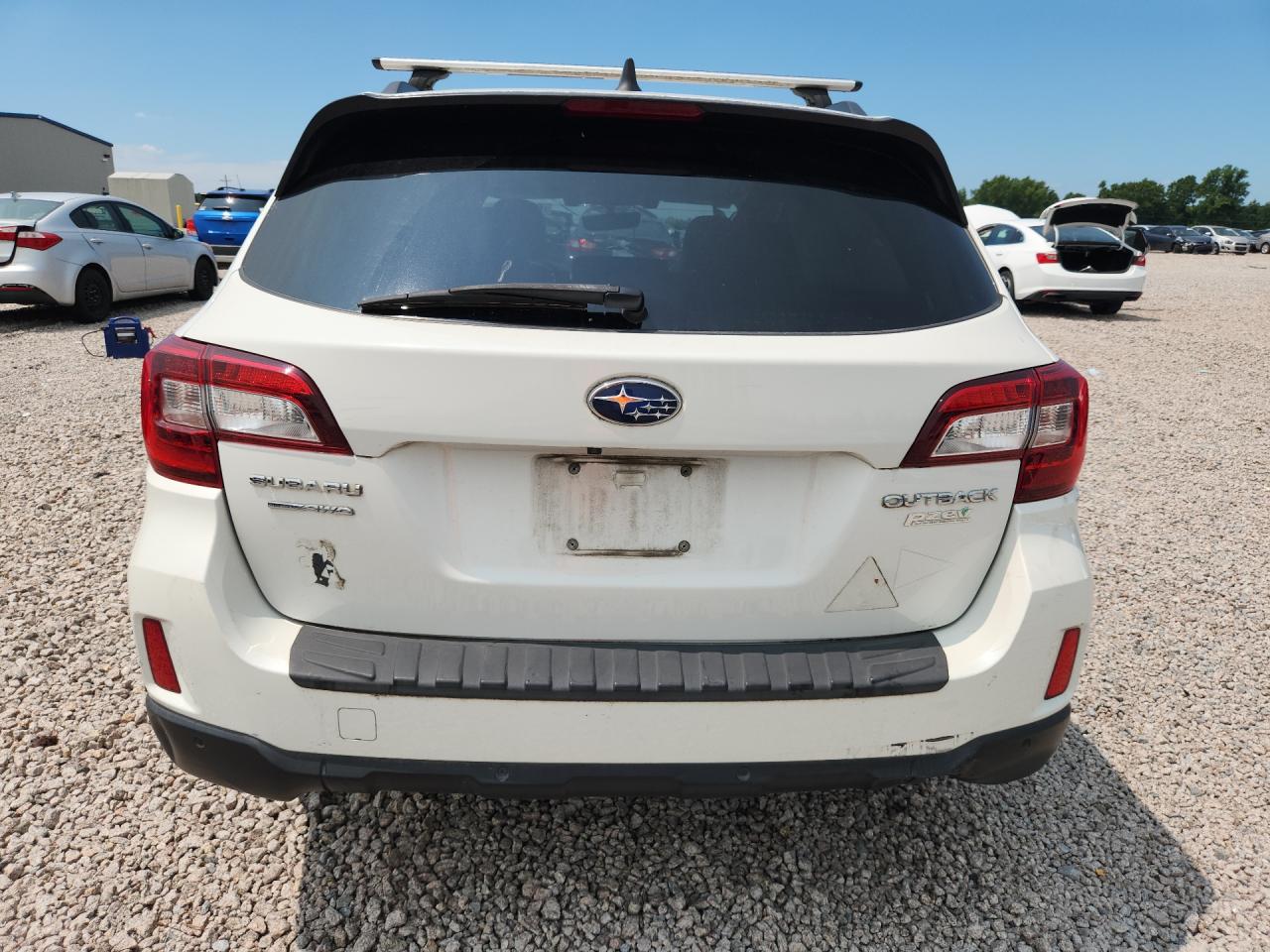 2017 Subaru Outback Touring White vin: 4S4BSATC1H3358907
