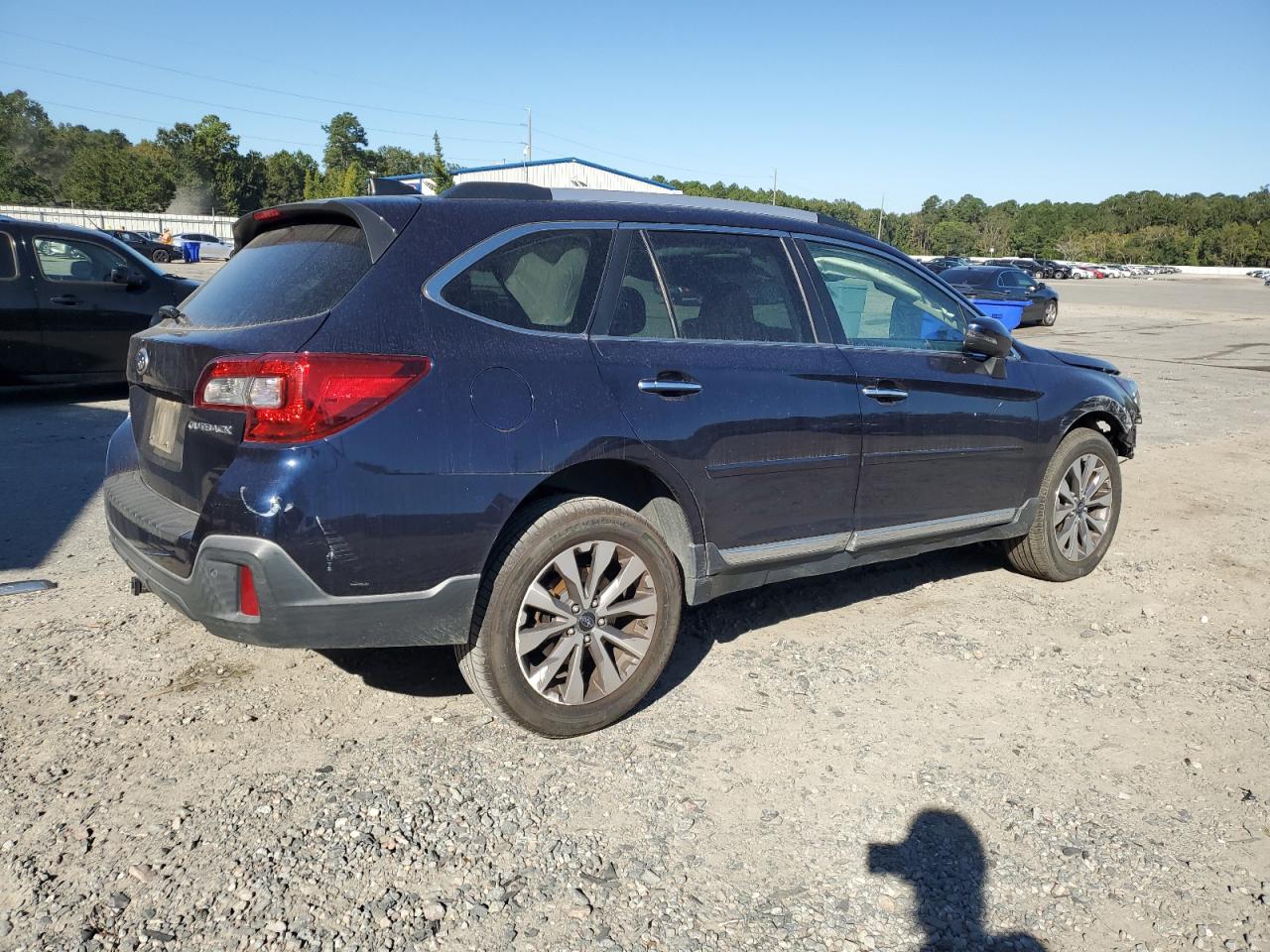 2018 Subaru Outback Touring Blue vin: 4S4BSATC1J3256013