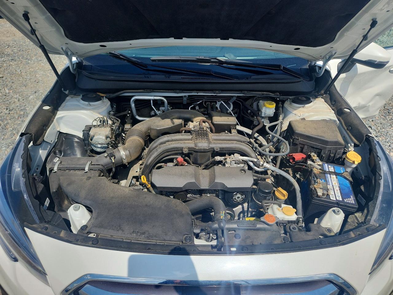 2019 Subaru Outback Touring White vin: 4S4BSATC2K3327754