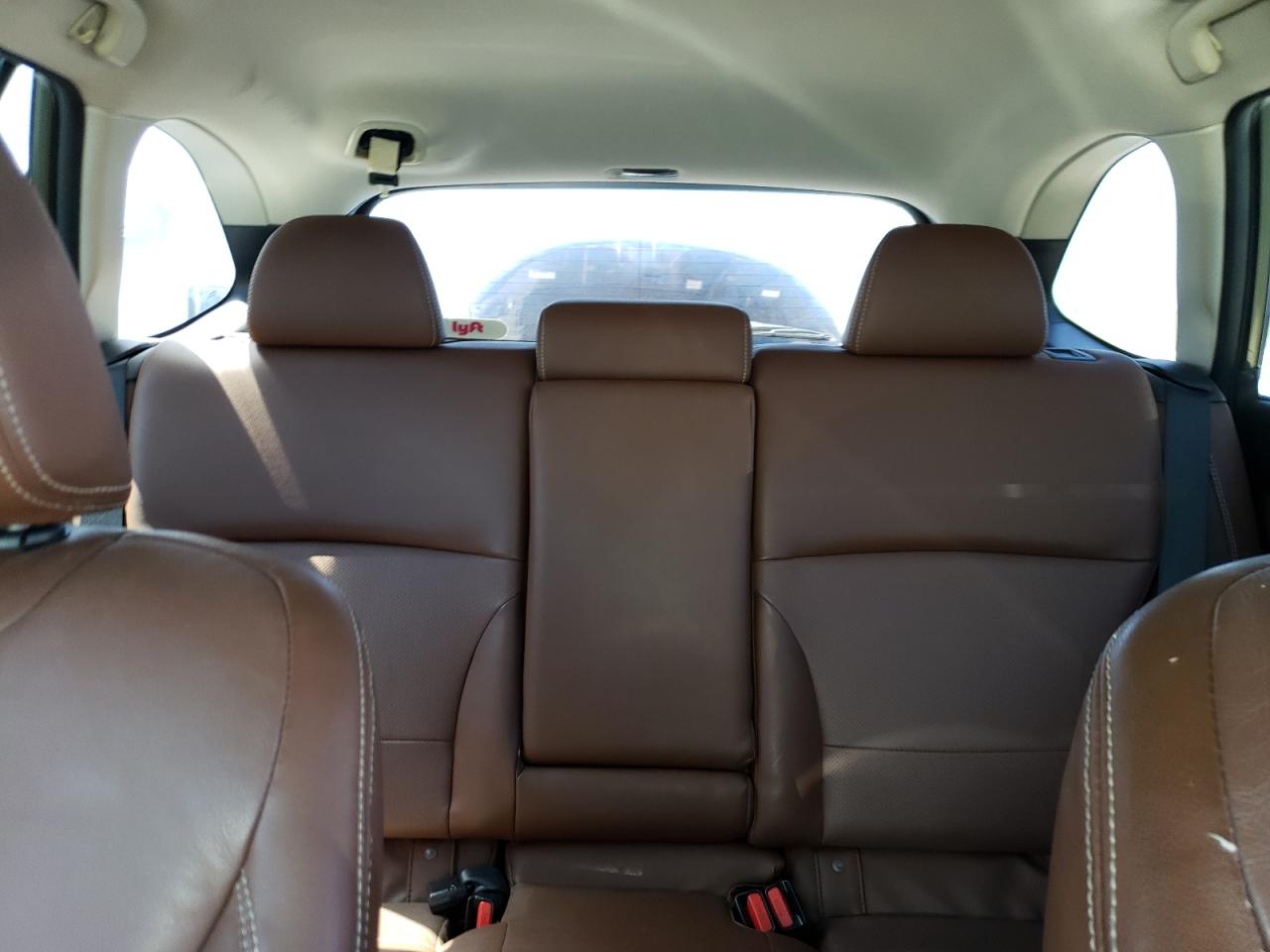 2018 Subaru Outback Touring Green vin: 4S4BSATC3J3205368