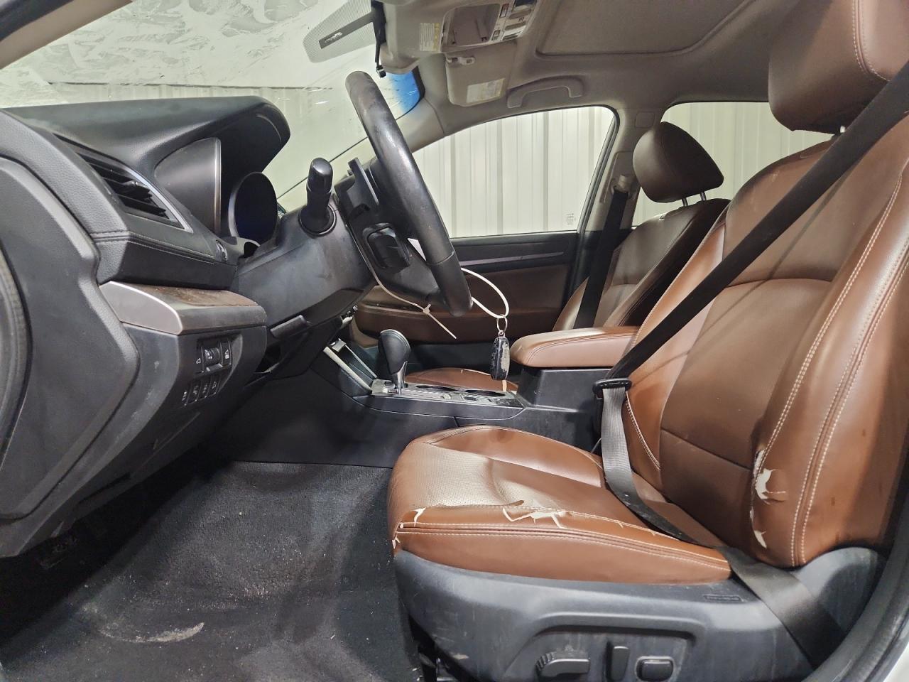 2019 Subaru Outback Touring White vin: 4S4BSATC4K3255567 Damage: Left Front Seat Cushion, Worn, Replacement Required