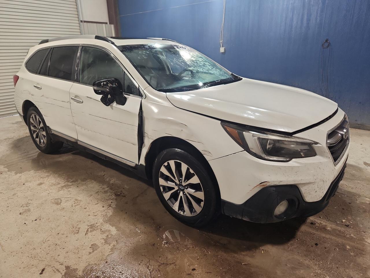 2019 Subaru Outback Touring White vin: 4S4BSATC4K3255567 Damage: Right Qtr Panel, Dent(S) W/ Paint Dmg, > 12 Inches