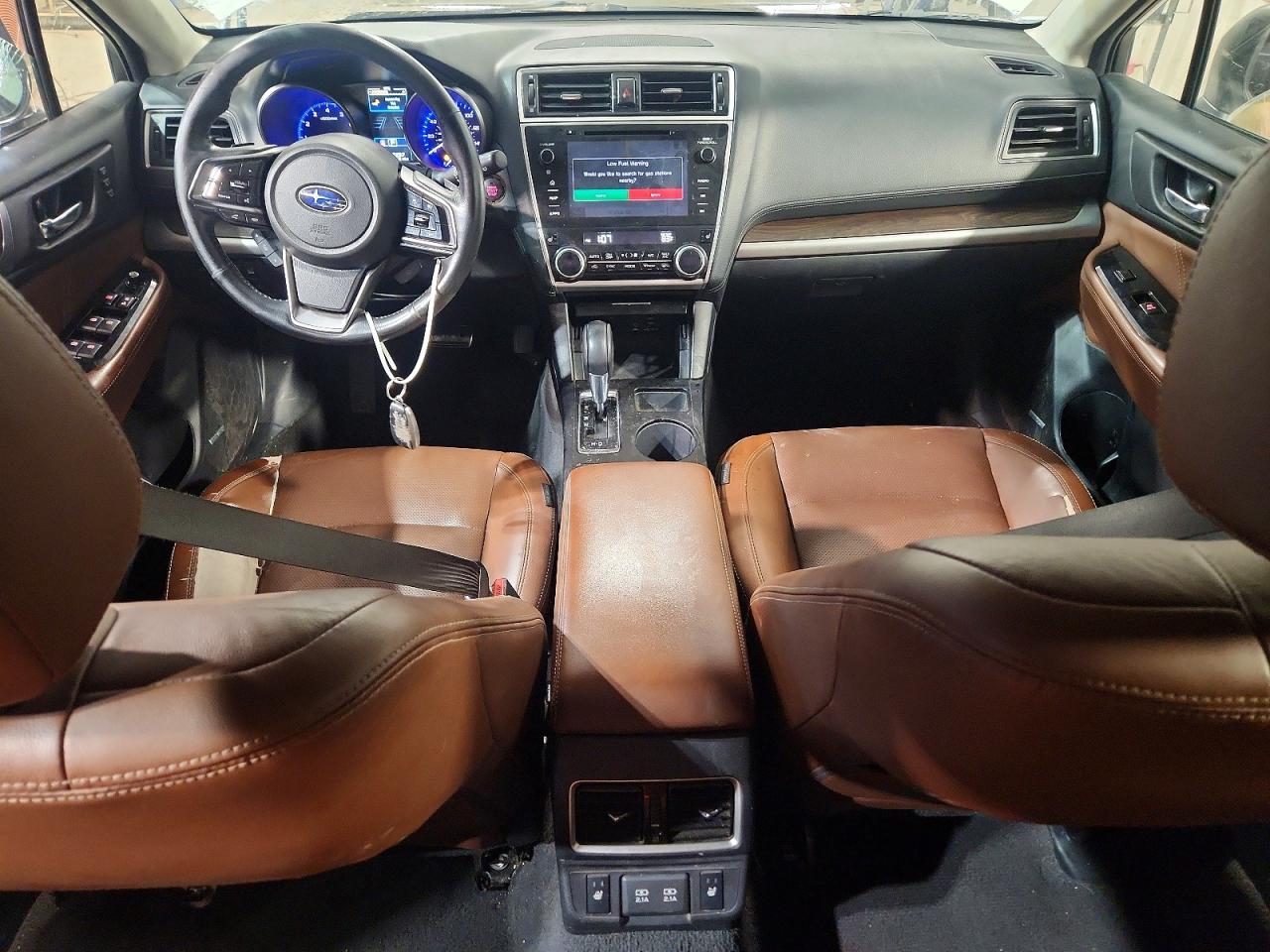 2019 Subaru Outback Touring White vin: 4S4BSATC4K3255567