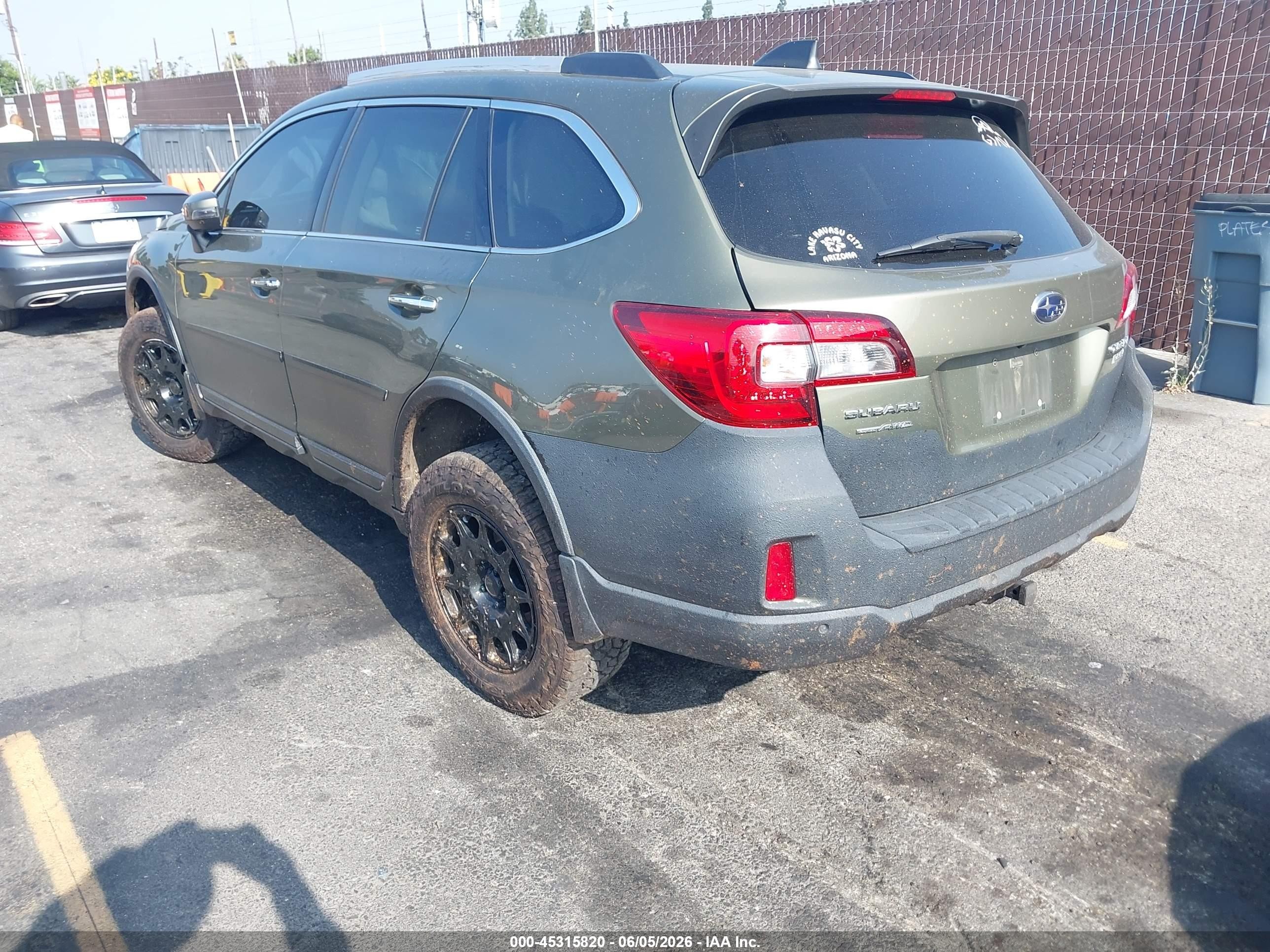 2017 Subaru Outback 2.5i Touring Green vin: 4S4BSATC7H3291004