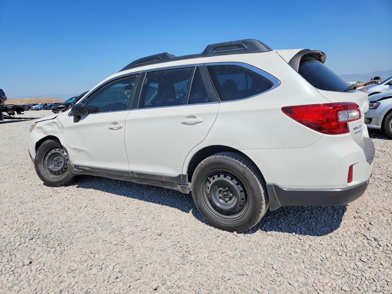 2015 Subaru Outback 2.5i White vin: 4S4BSBAC2F3323055