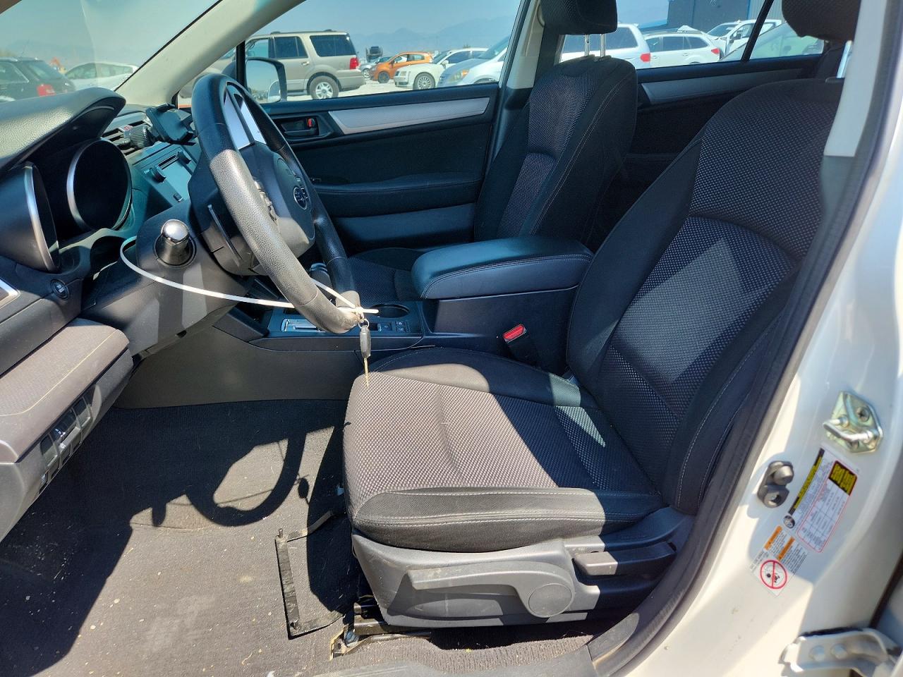 2015 Subaru Outback 2.5i White vin: 4S4BSBAC2F3323055