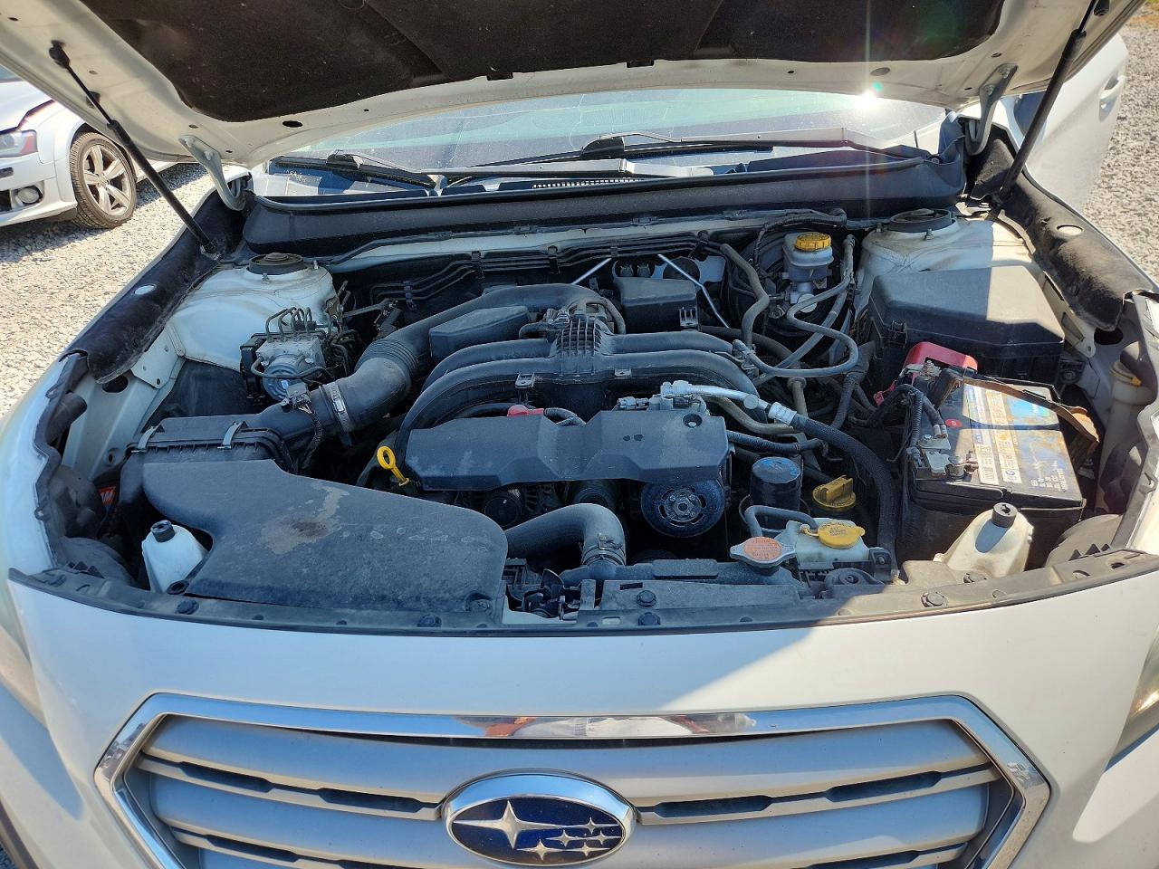2015 Subaru Outback 2.5i White vin: 4S4BSBAC2F3323055