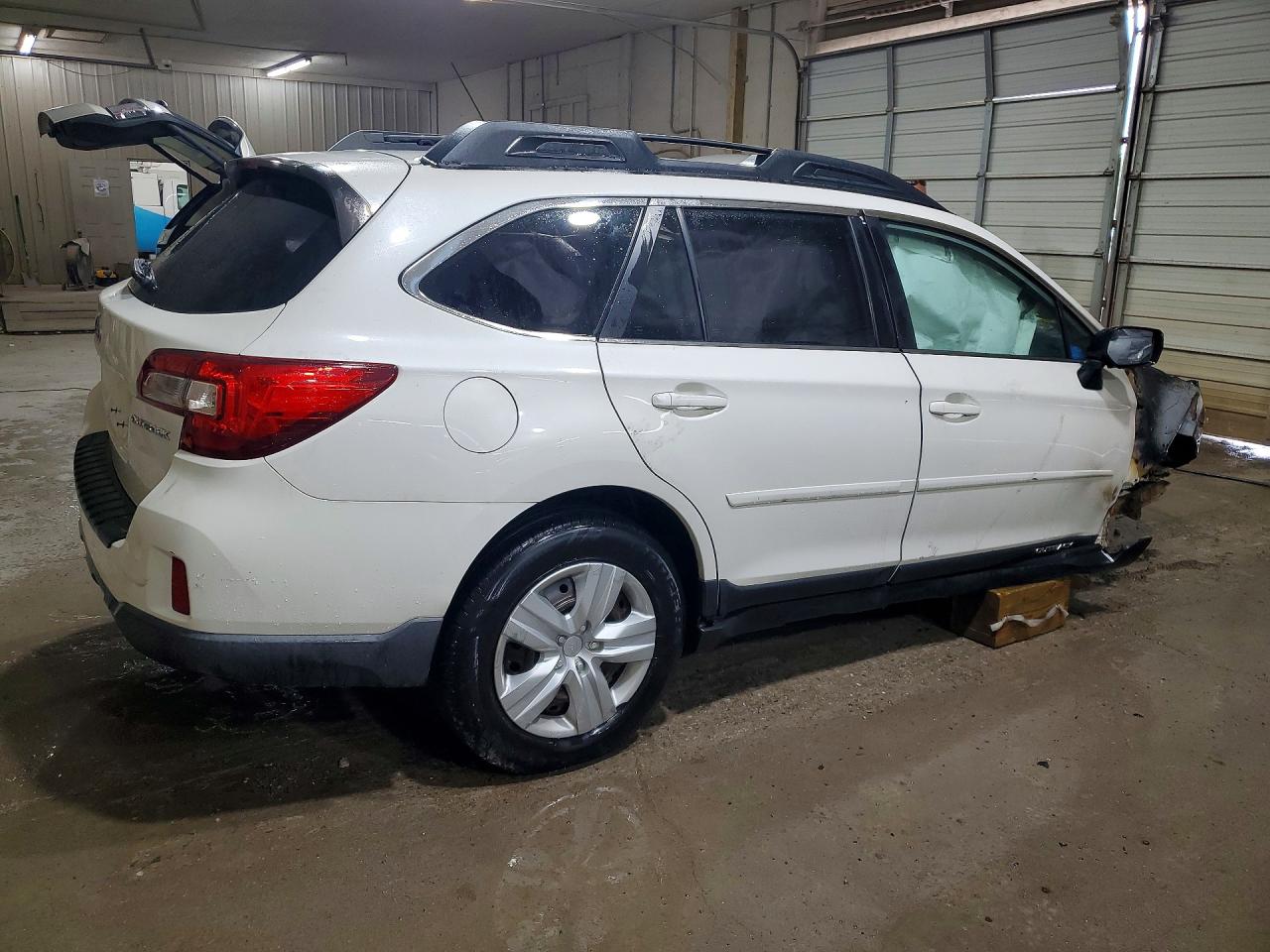 2015 Subaru Outback 2.5i White vin: 4S4BSBAC7F3213067