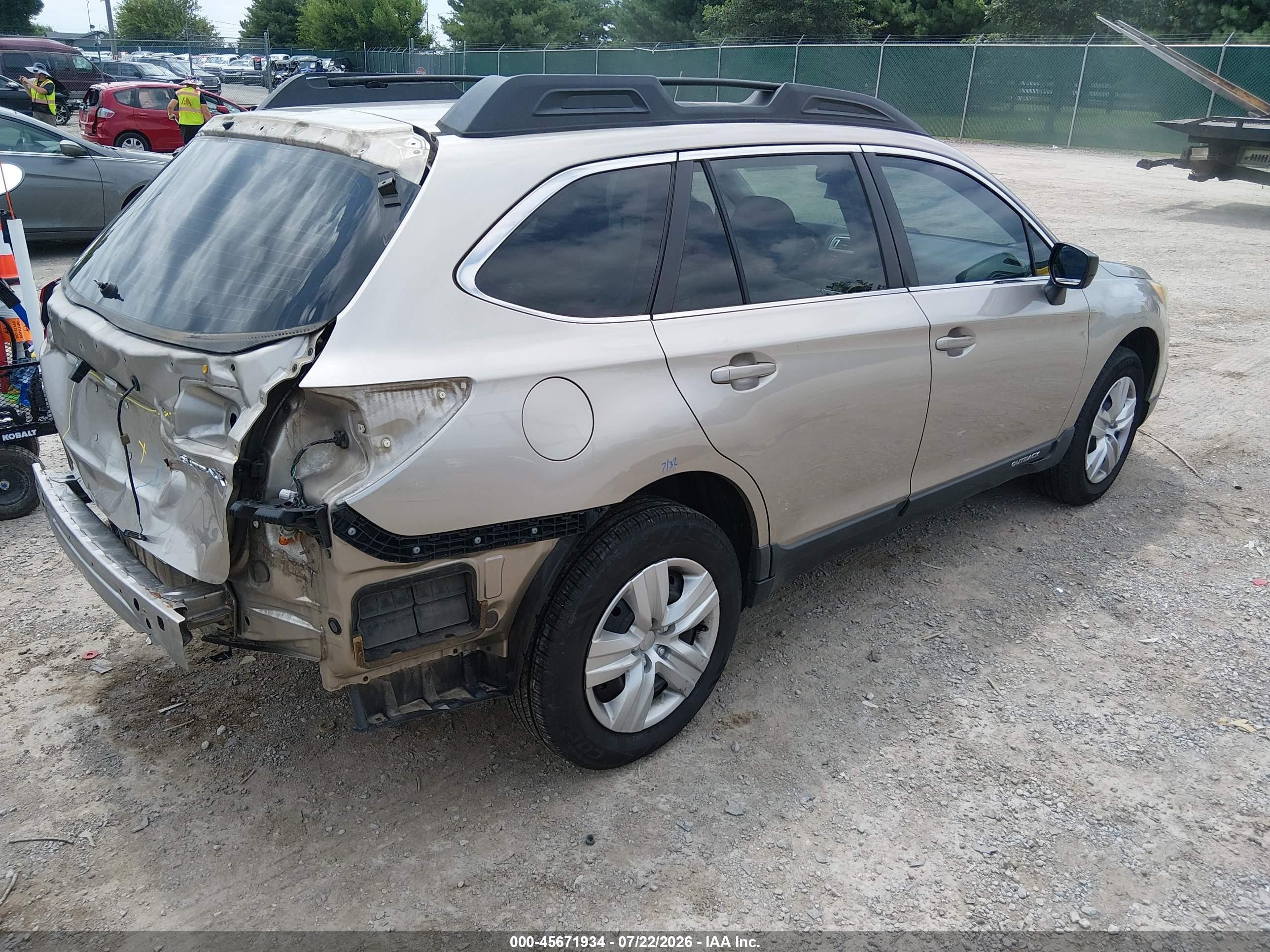 2015 Subaru Outback 2.5i Gold vin: 4S4BSBAC9F3343528