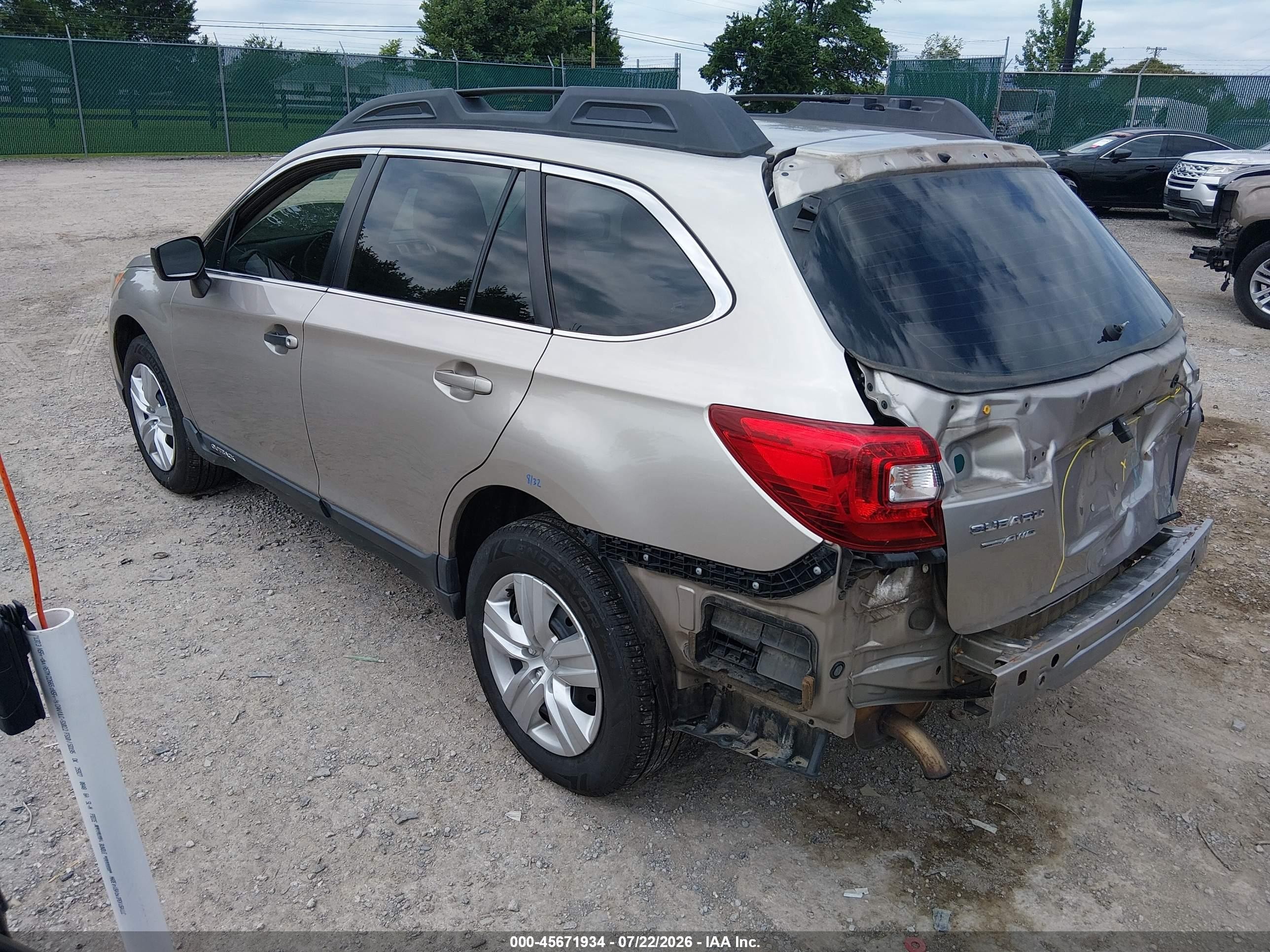 2015 Subaru Outback 2.5i Gold vin: 4S4BSBAC9F3343528