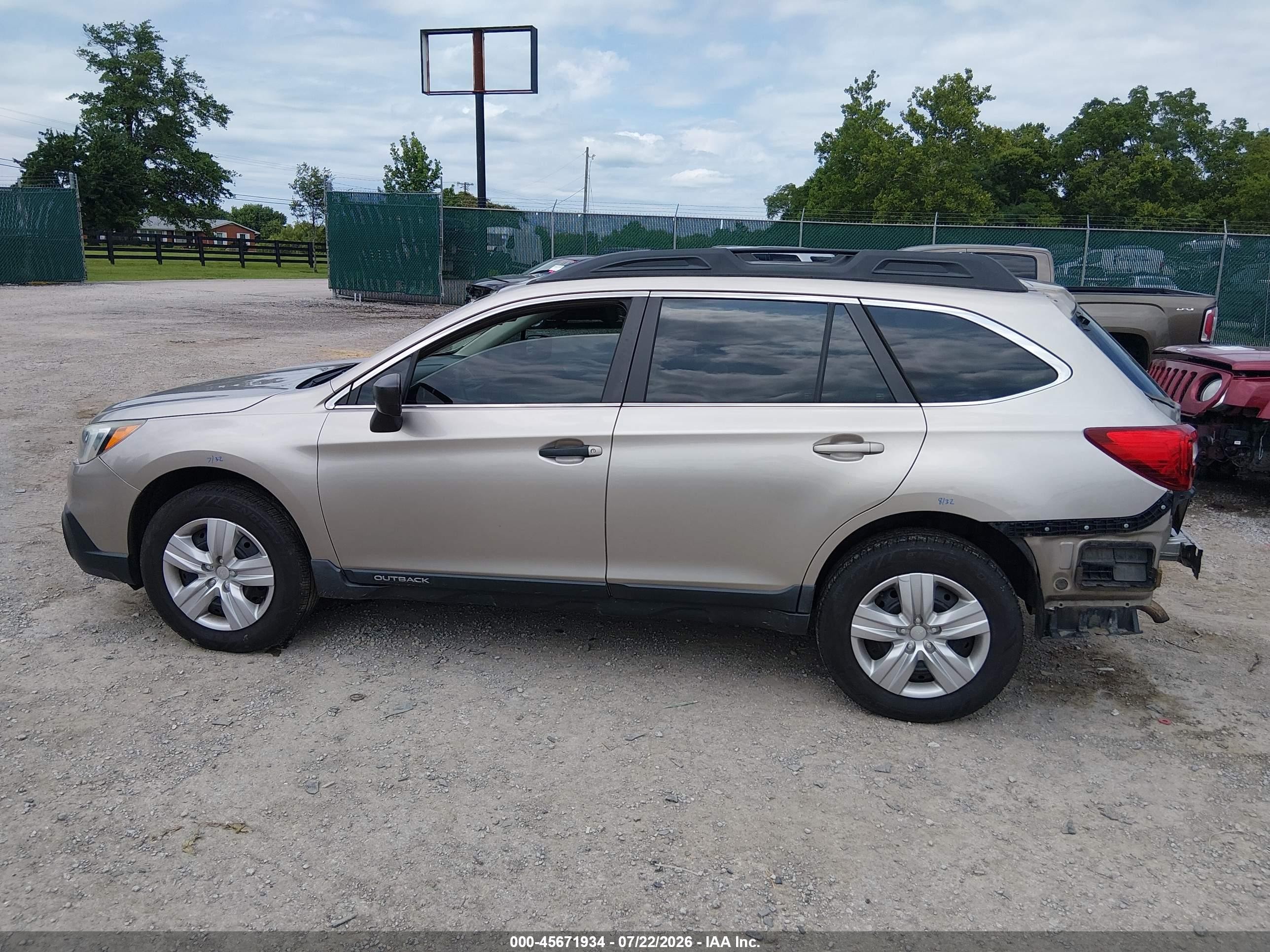 2015 Subaru Outback 2.5i Gold vin: 4S4BSBAC9F3343528