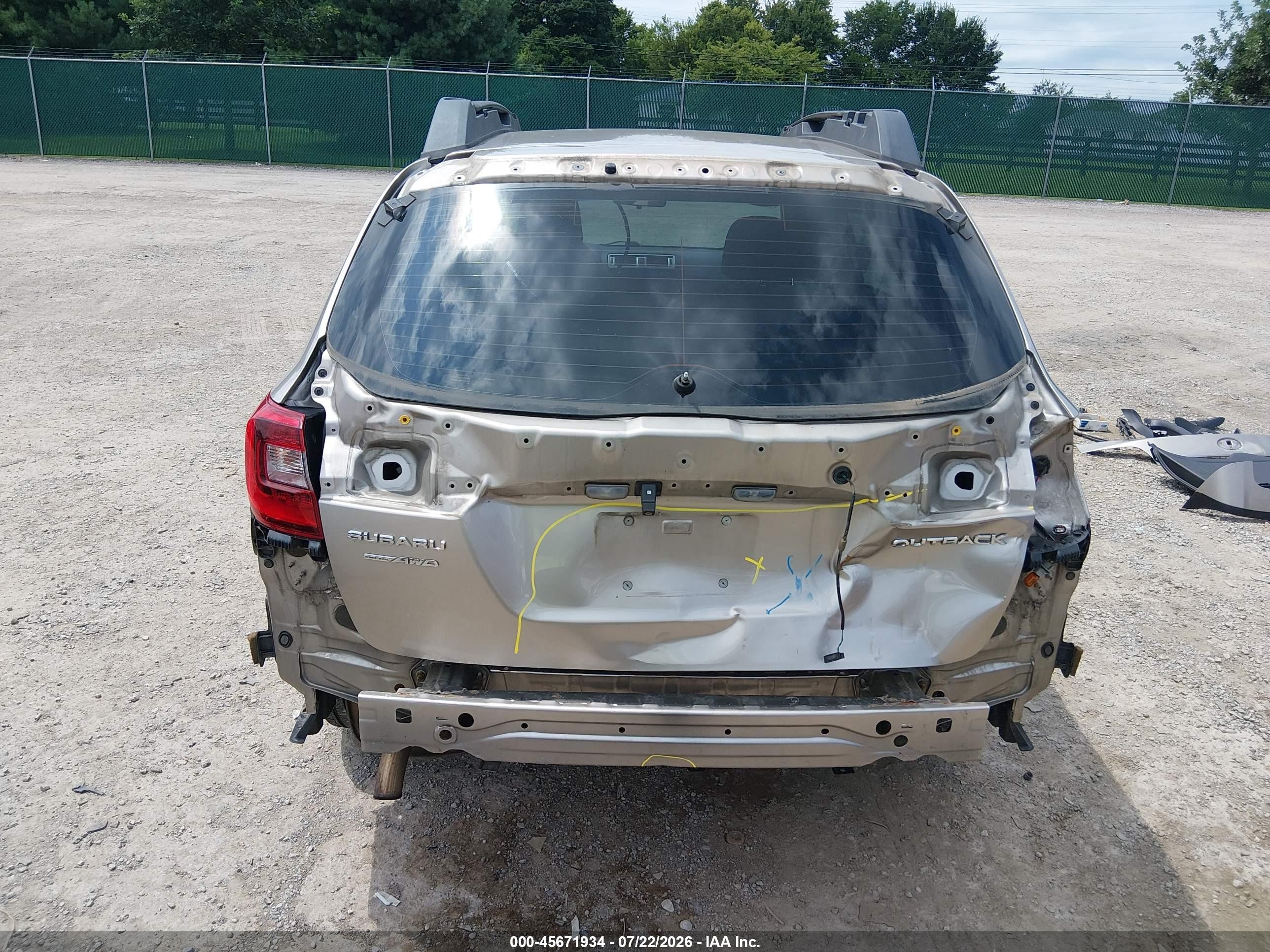 2015 Subaru Outback 2.5i Gold vin: 4S4BSBAC9F3343528
