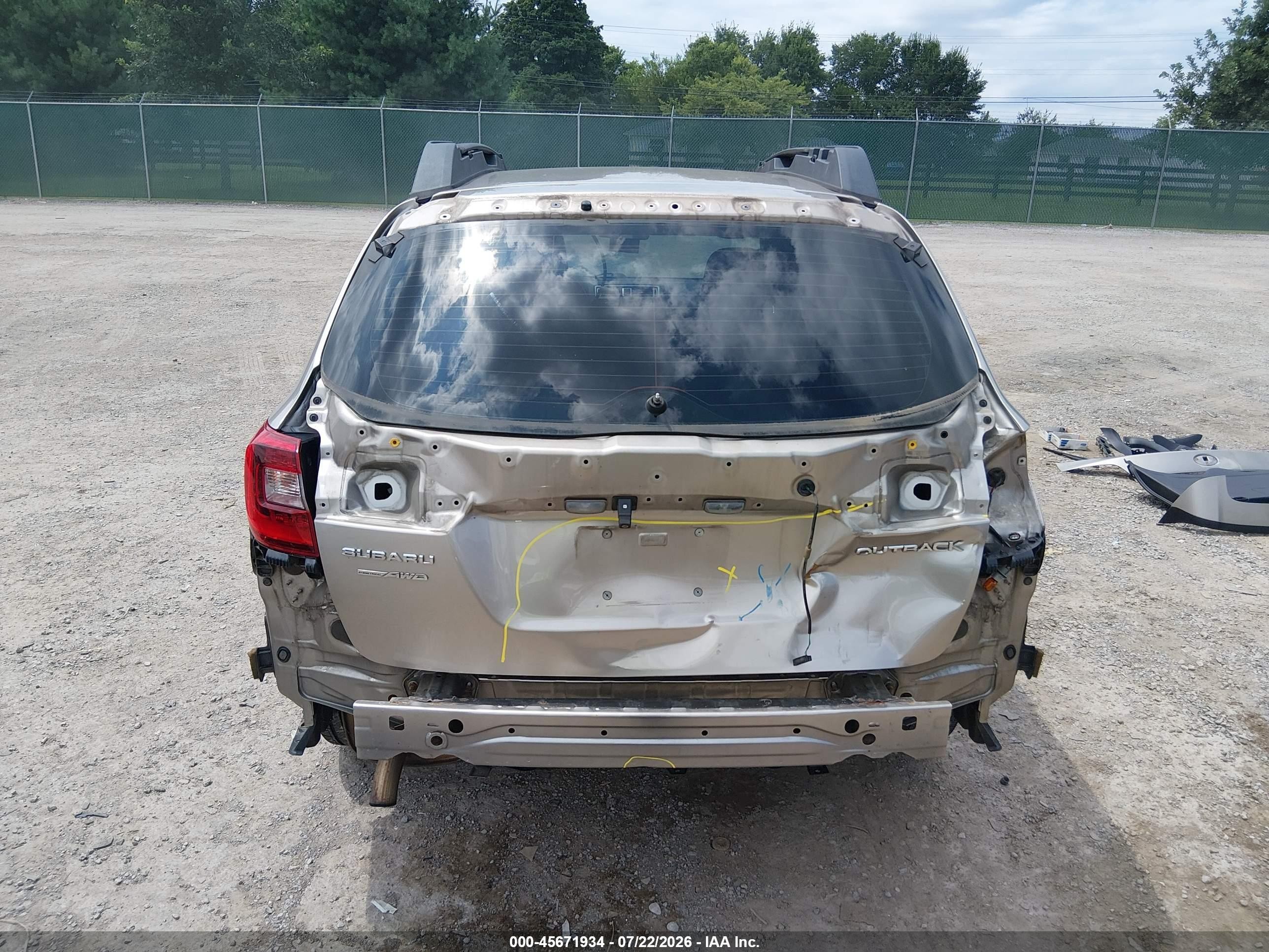 2015 Subaru Outback 2.5i Gold vin: 4S4BSBAC9F3343528