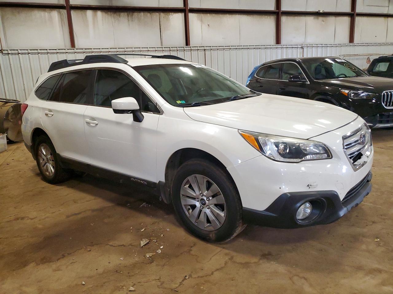 2015 Subaru Outback 2.5i Premium White vin: 4S4BSBCC0F3286682