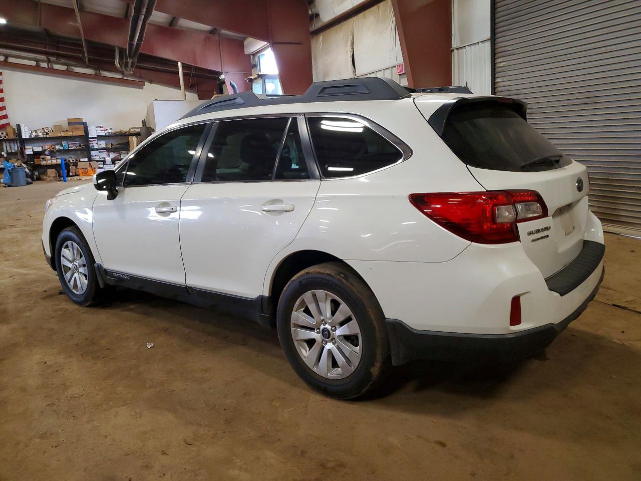 2015 Subaru Outback 2.5i Premium White vin: 4S4BSBCC0F3286682