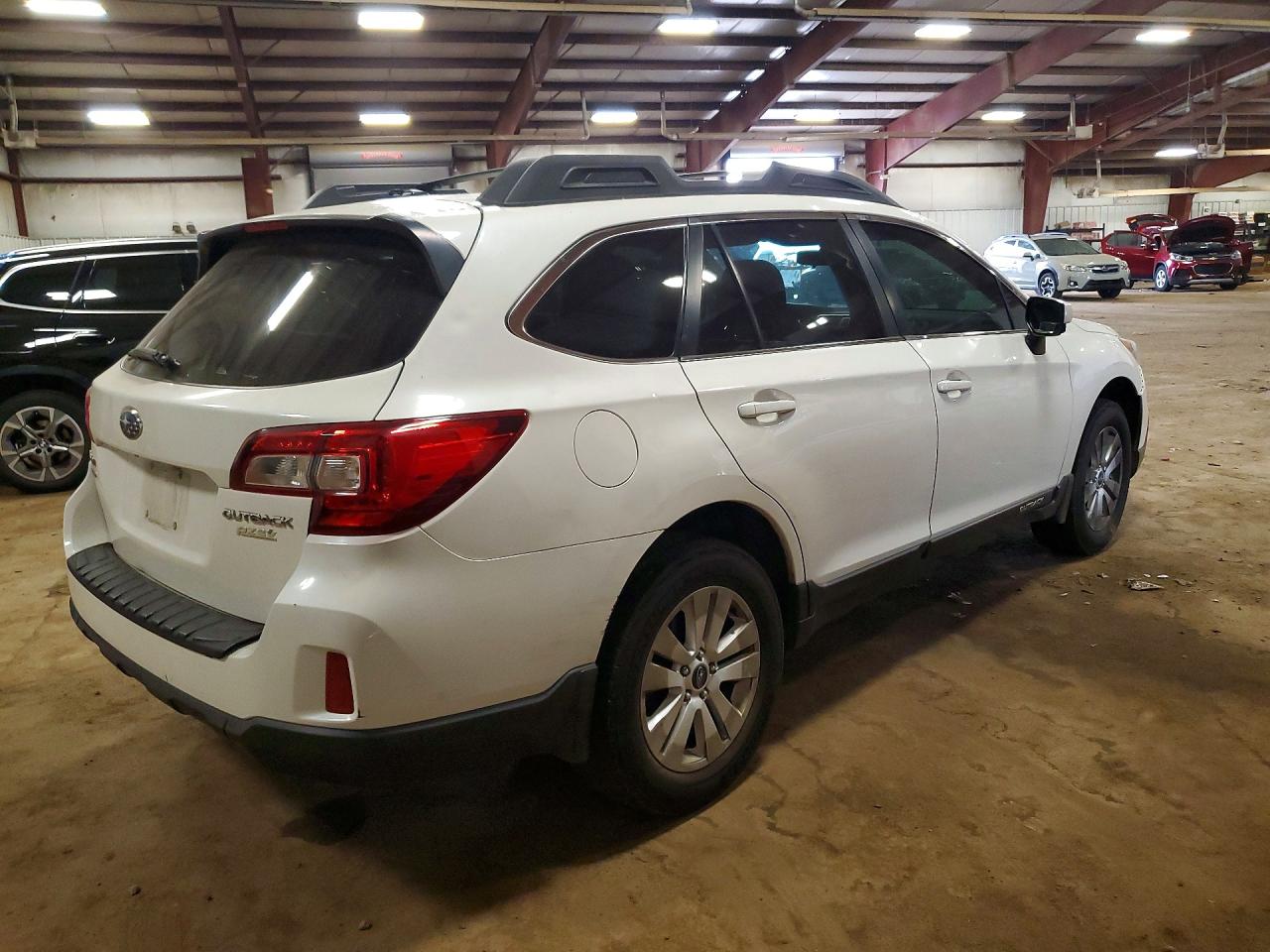 2015 Subaru Outback 2.5i Premium White vin: 4S4BSBCC0F3286682