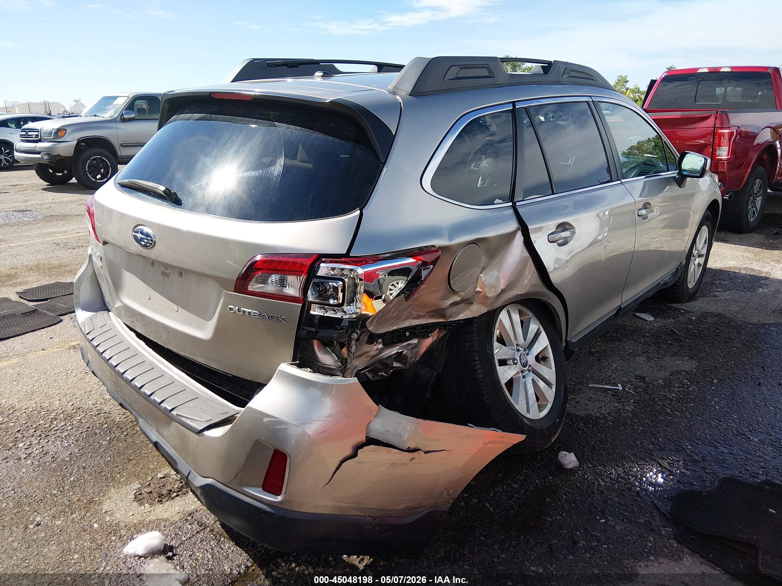 2015 Subaru Outback 2.5i Premium Silver vin: 4S4BSBCC0F3299108