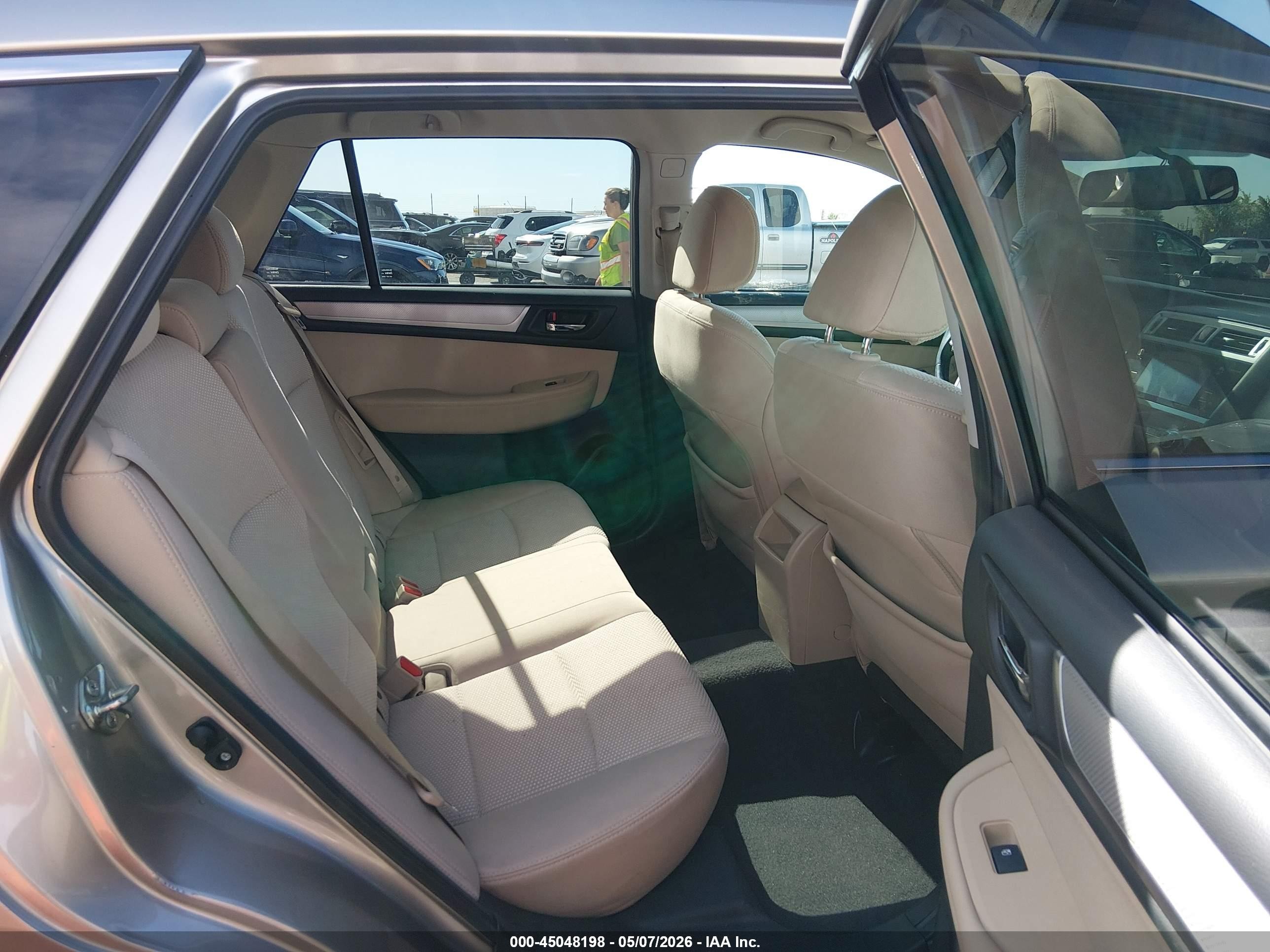 2015 Subaru Outback 2.5i Premium Silver vin: 4S4BSBCC0F3299108