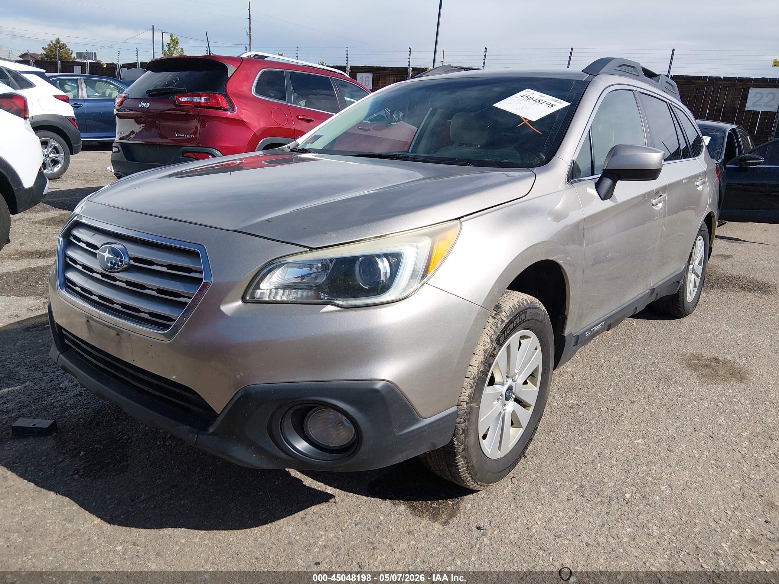 2015 Subaru Outback 2.5i Premium Silver vin: 4S4BSBCC0F3299108