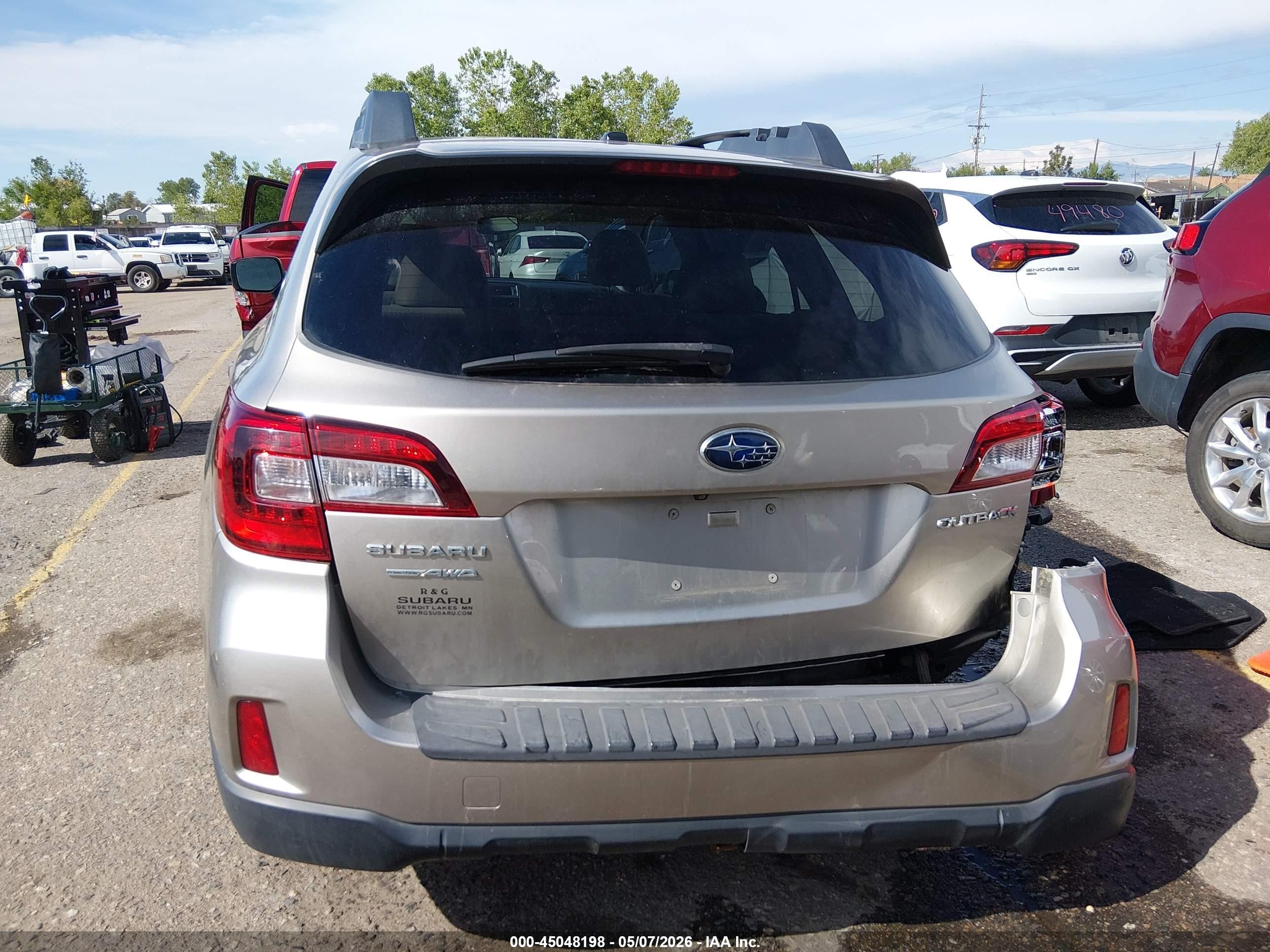 2015 Subaru Outback 2.5i Premium Silver vin: 4S4BSBCC0F3299108