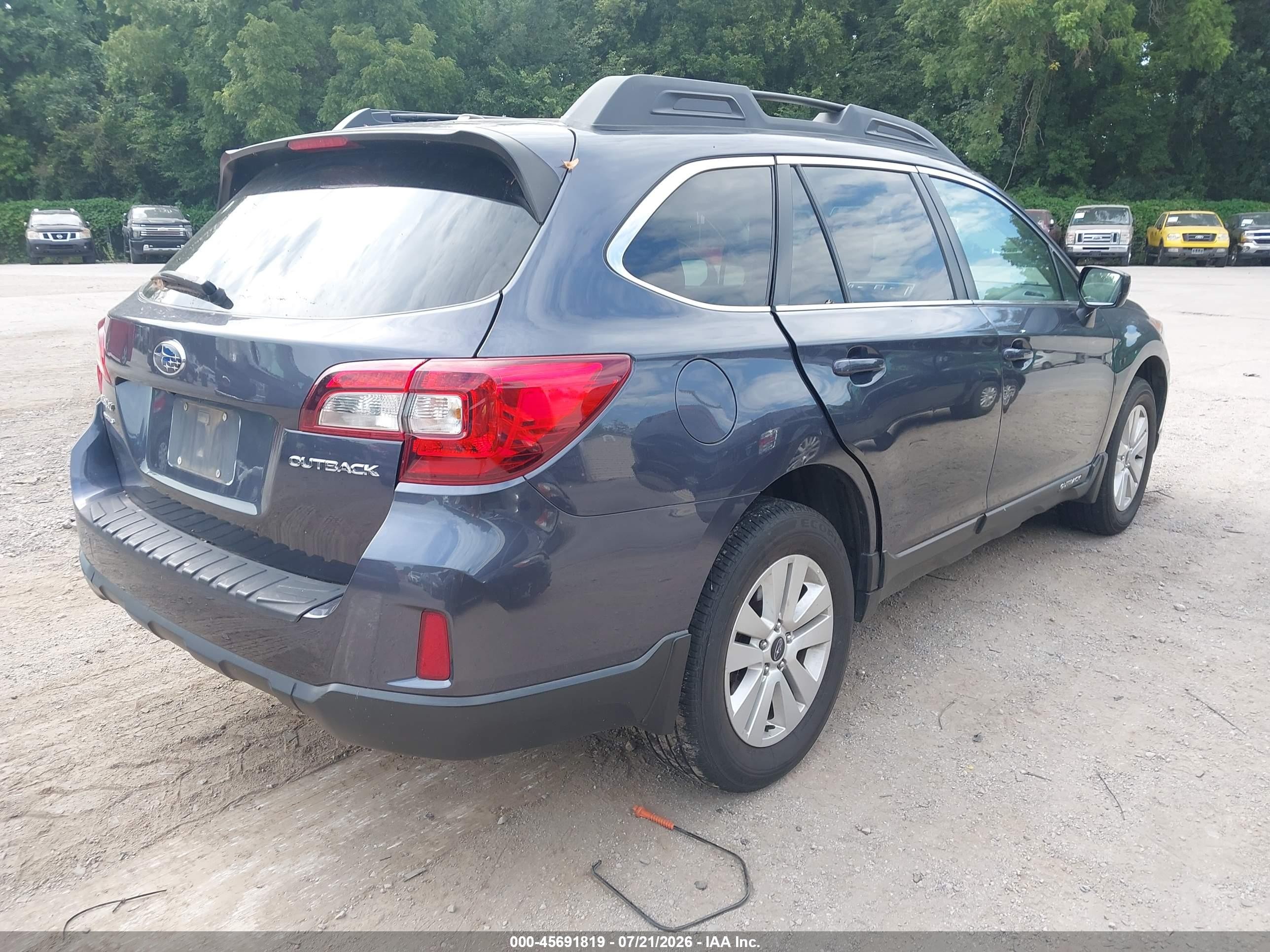 2015 Subaru Outback 2.5i Premium Gray vin: 4S4BSBCC1F3245803