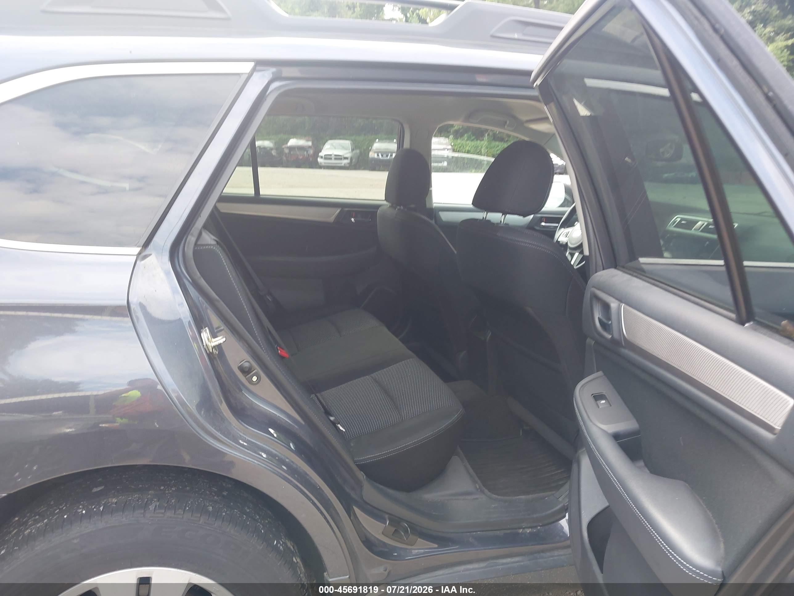 2015 Subaru Outback 2.5i Premium Gray vin: 4S4BSBCC1F3245803